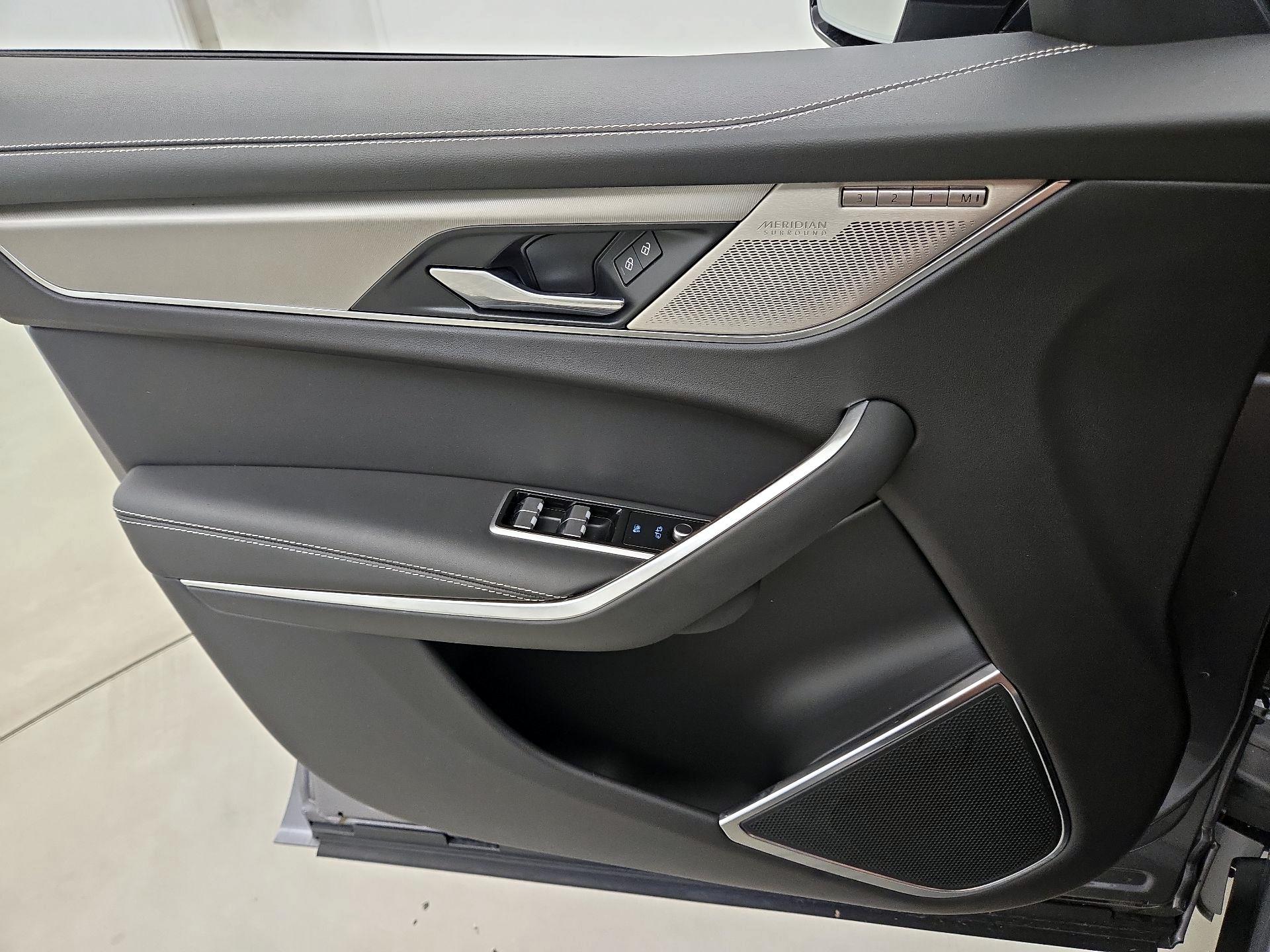 Thumbnail: 2024 Jaguar F-Pace - 12