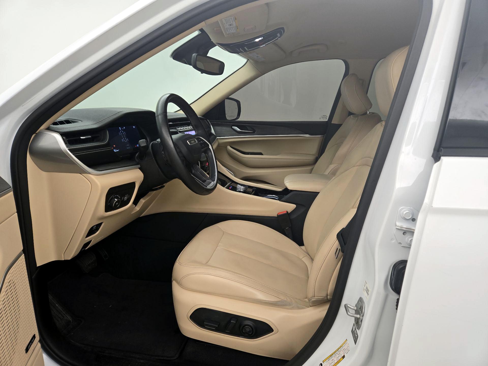 Thumbnail: 2022 Jeep Grand Cherokee L - 11