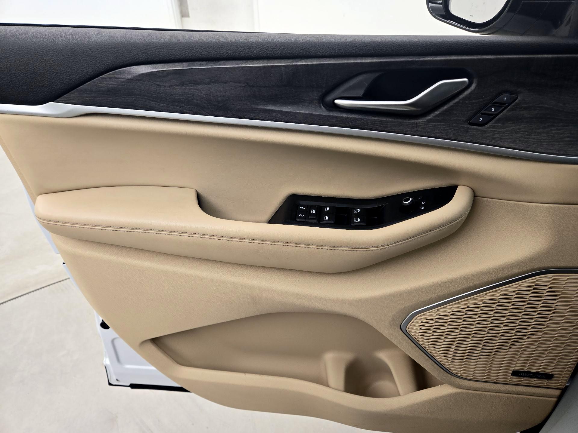 Thumbnail: 2022 Jeep Grand Cherokee L - 12