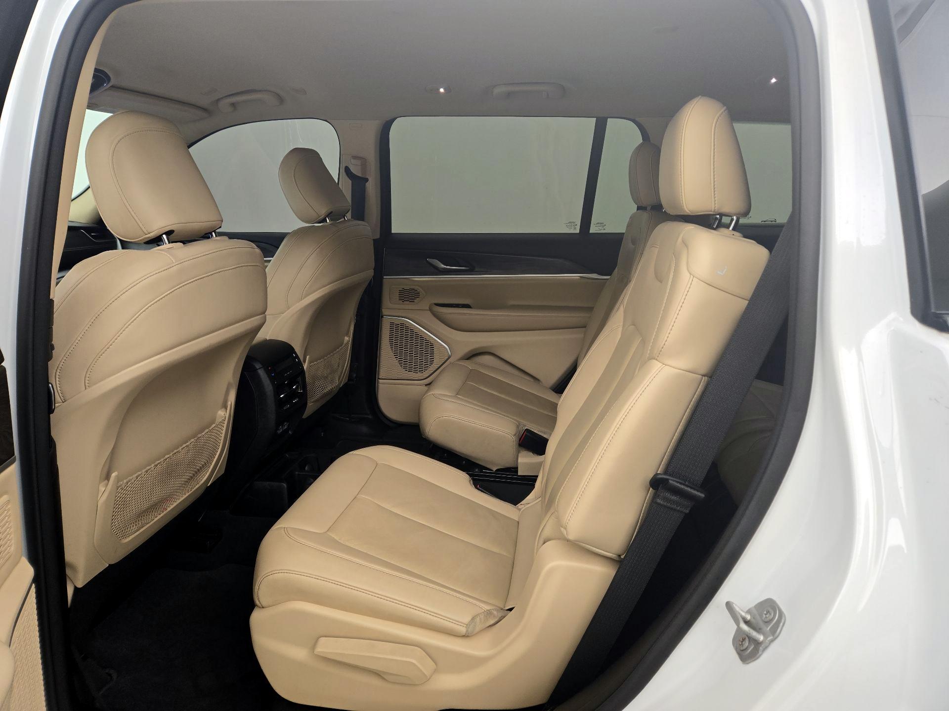 Thumbnail: 2022 Jeep Grand Cherokee L - 20