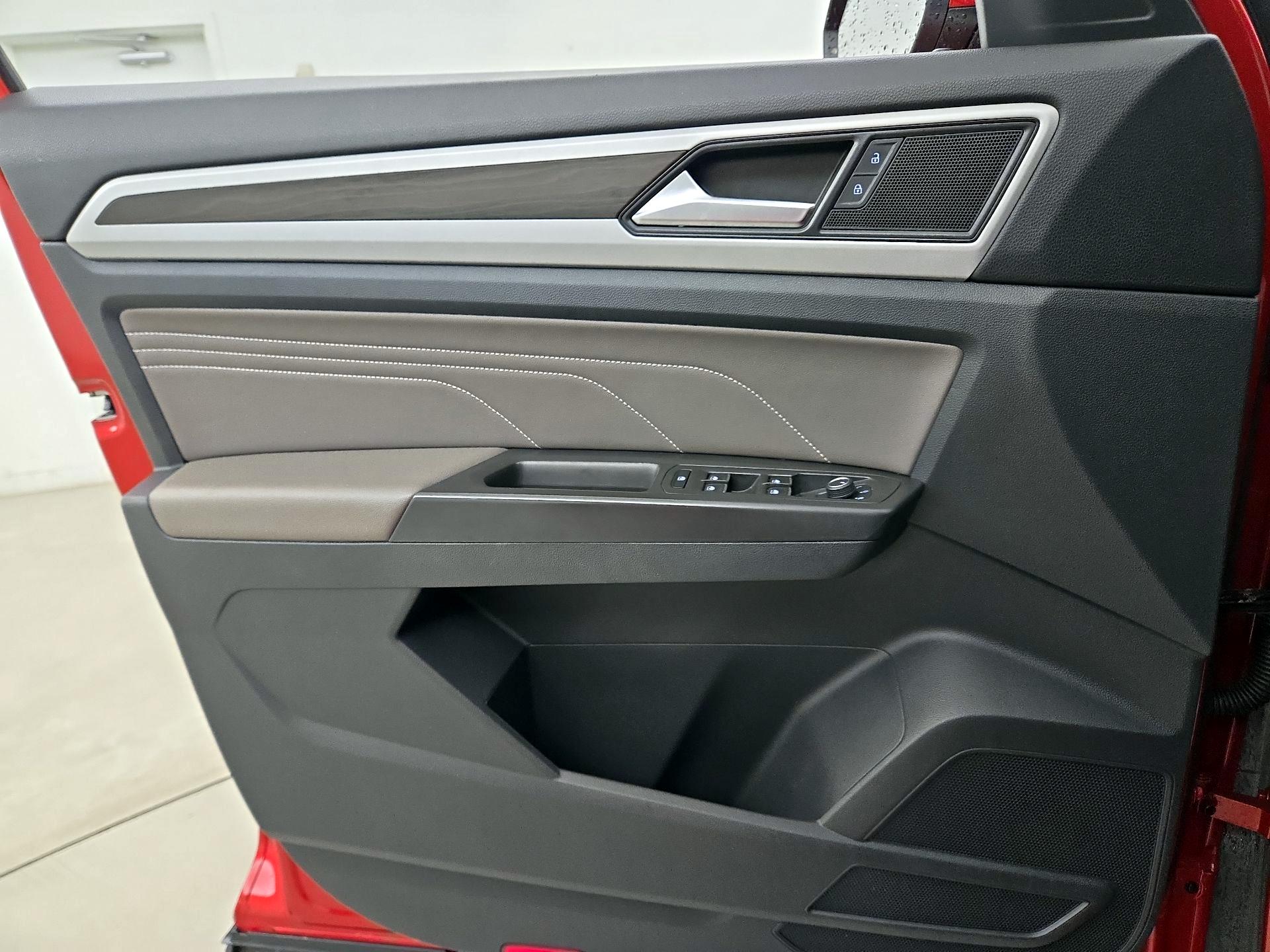 Thumbnail: 2022 Volkswagen Atlas - 12