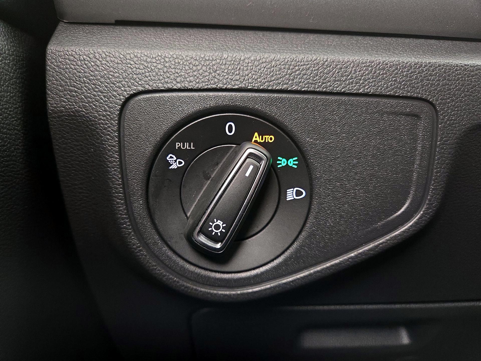 Thumbnail: 2022 Volkswagen Atlas - 13