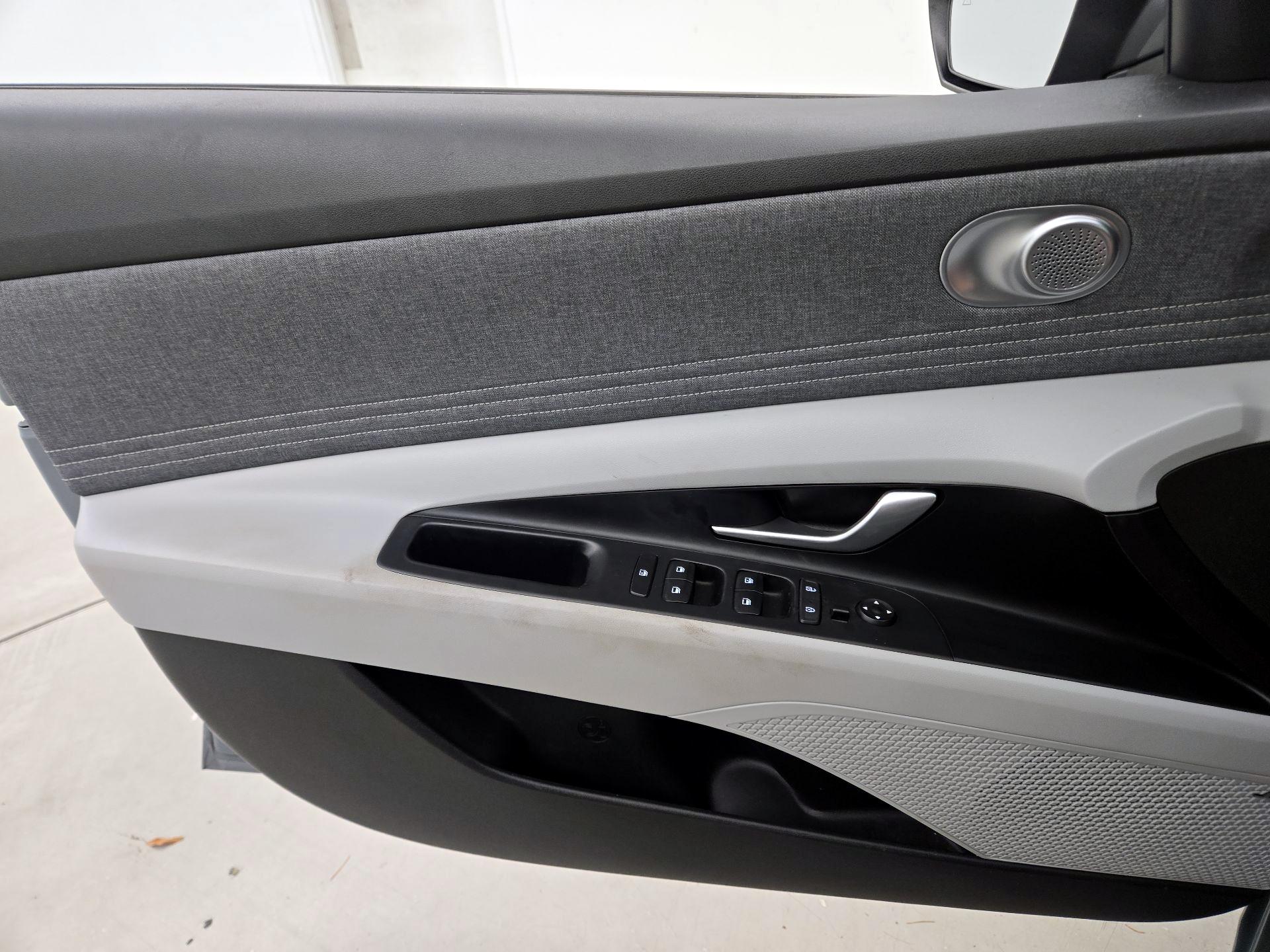 Thumbnail: 2021 Hyundai Elantra - 12