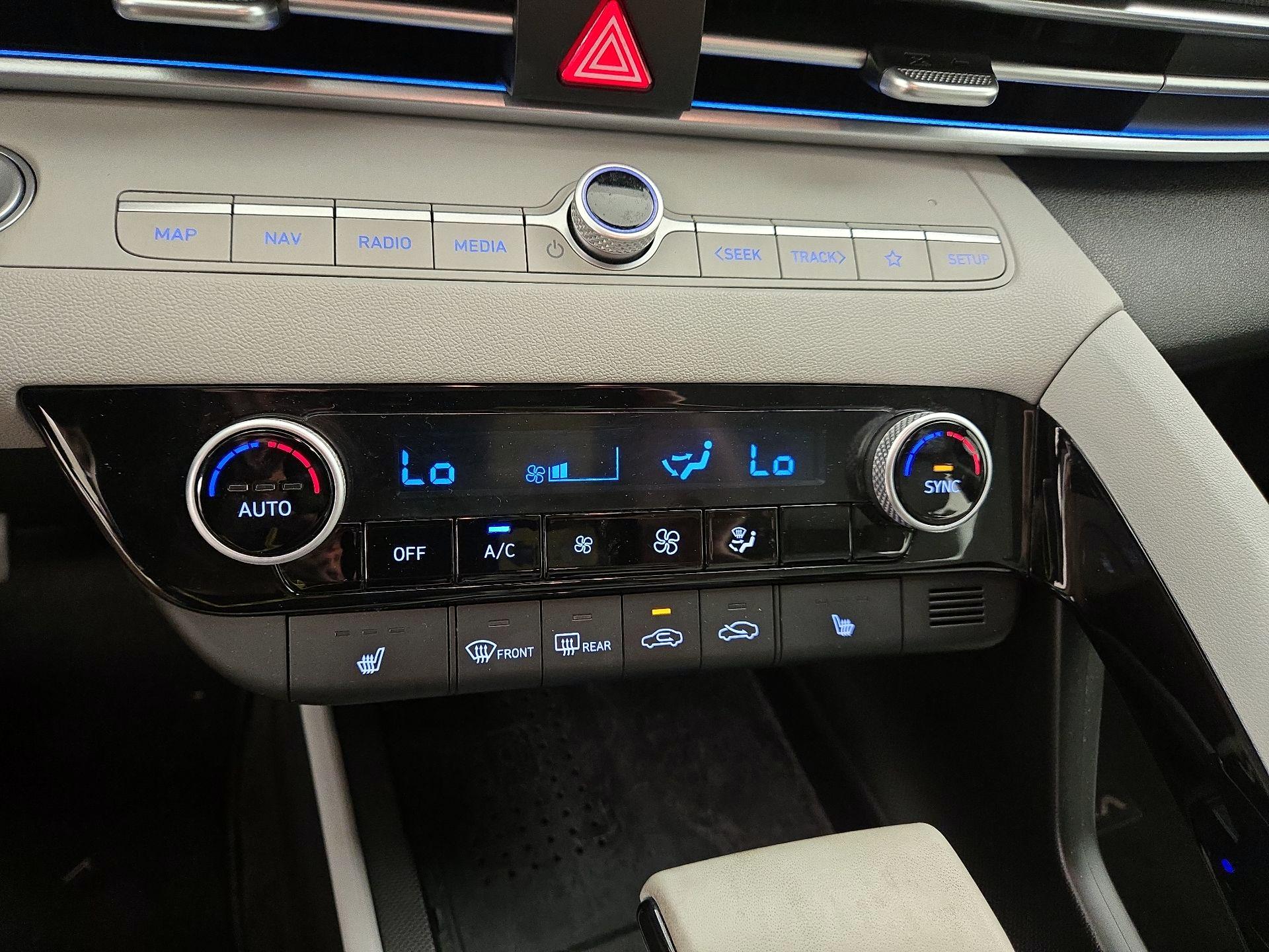 Thumbnail: 2021 Hyundai Elantra - 17