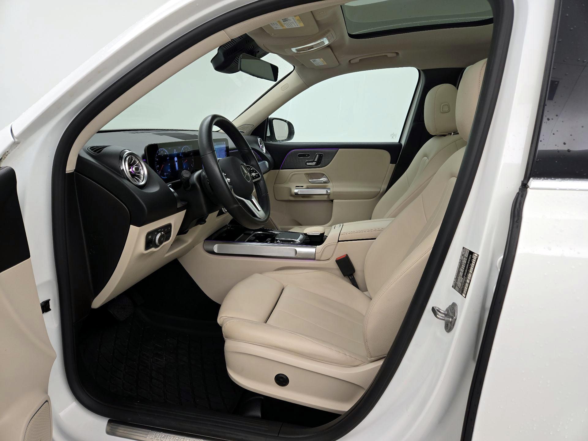 Thumbnail: 2021 Mercedes-Benz GLB - 11