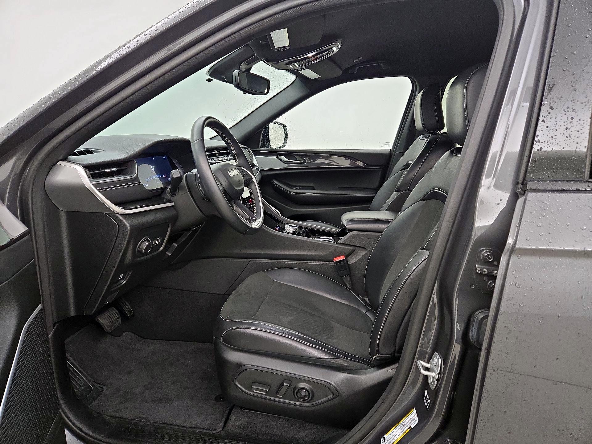 Thumbnail: 2022 Jeep Grand Cherokee L - 11