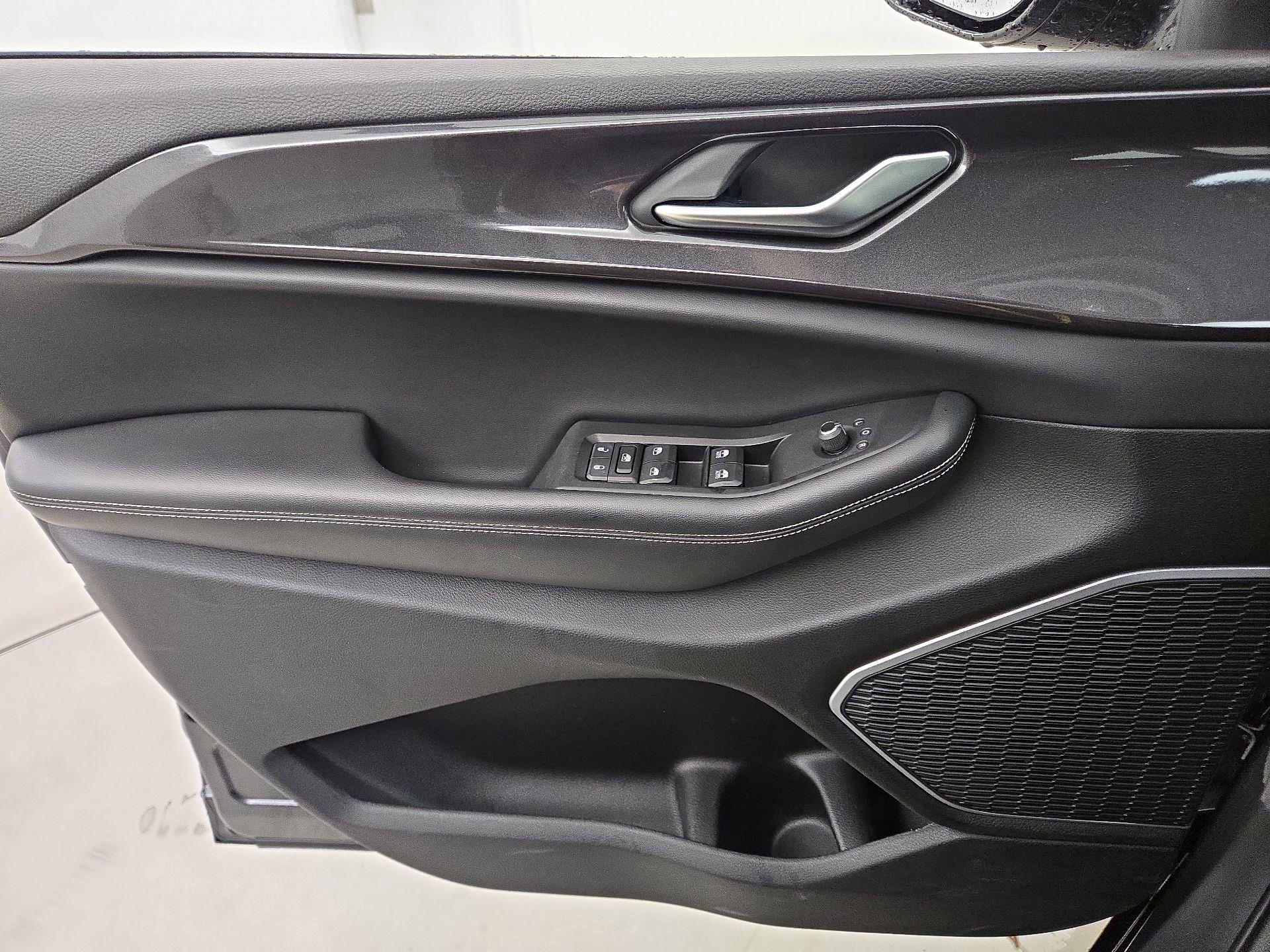 Thumbnail: 2022 Jeep Grand Cherokee L - 12