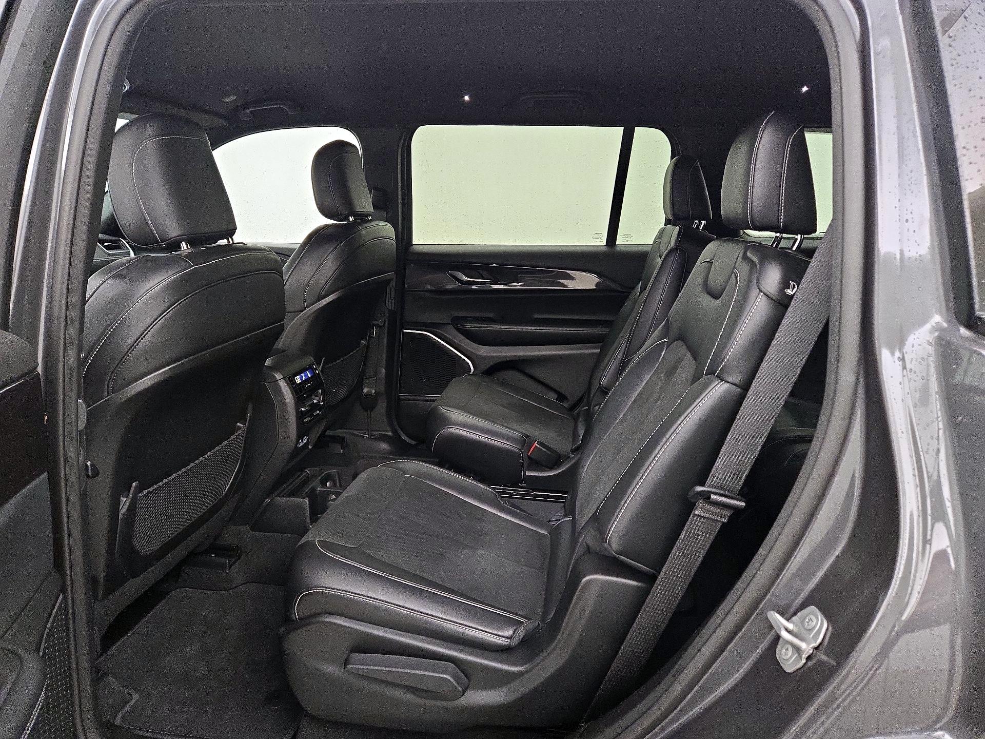 Thumbnail: 2022 Jeep Grand Cherokee L - 19