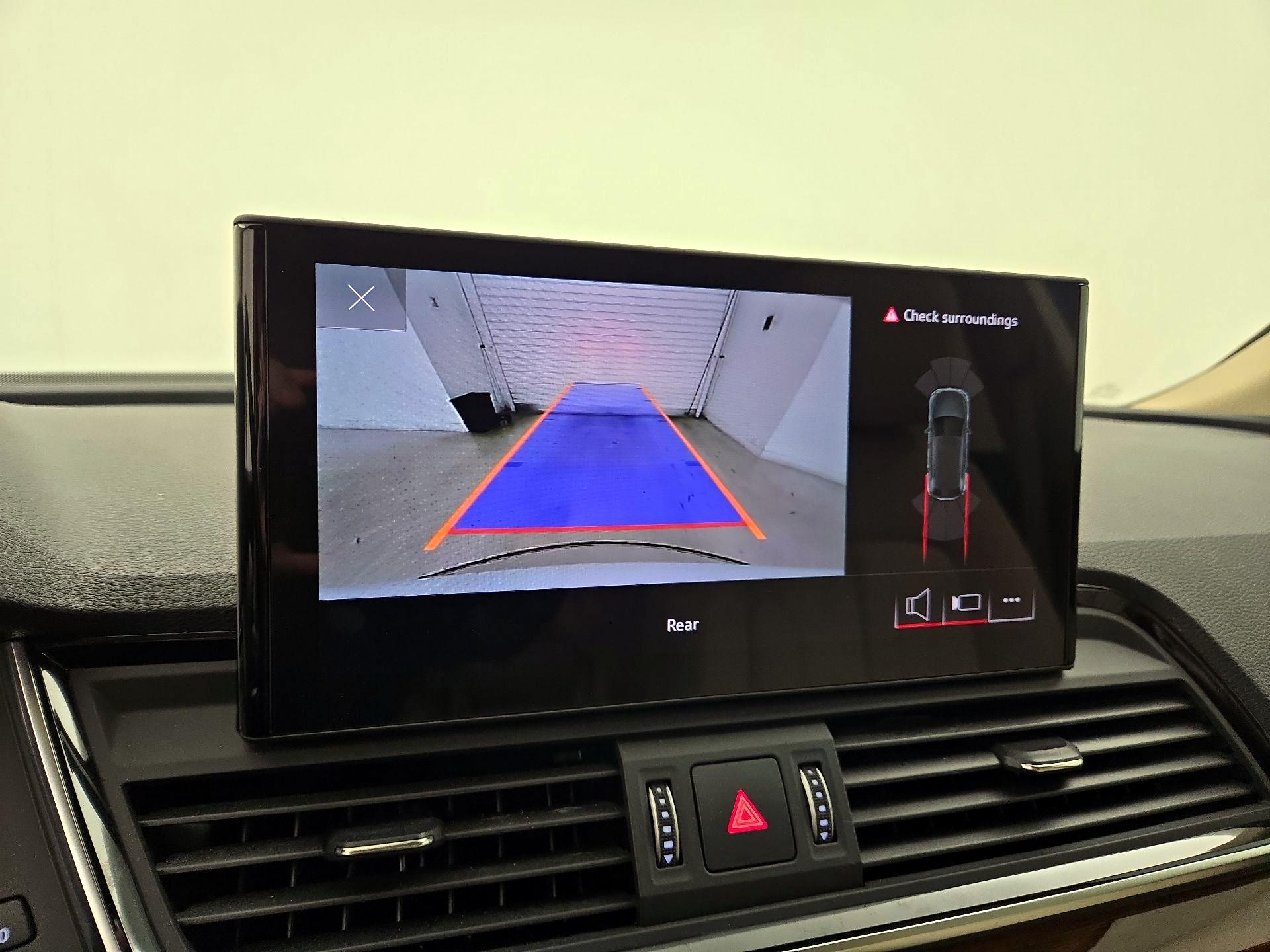 Thumbnail: 2022 Audi Q5 - 14