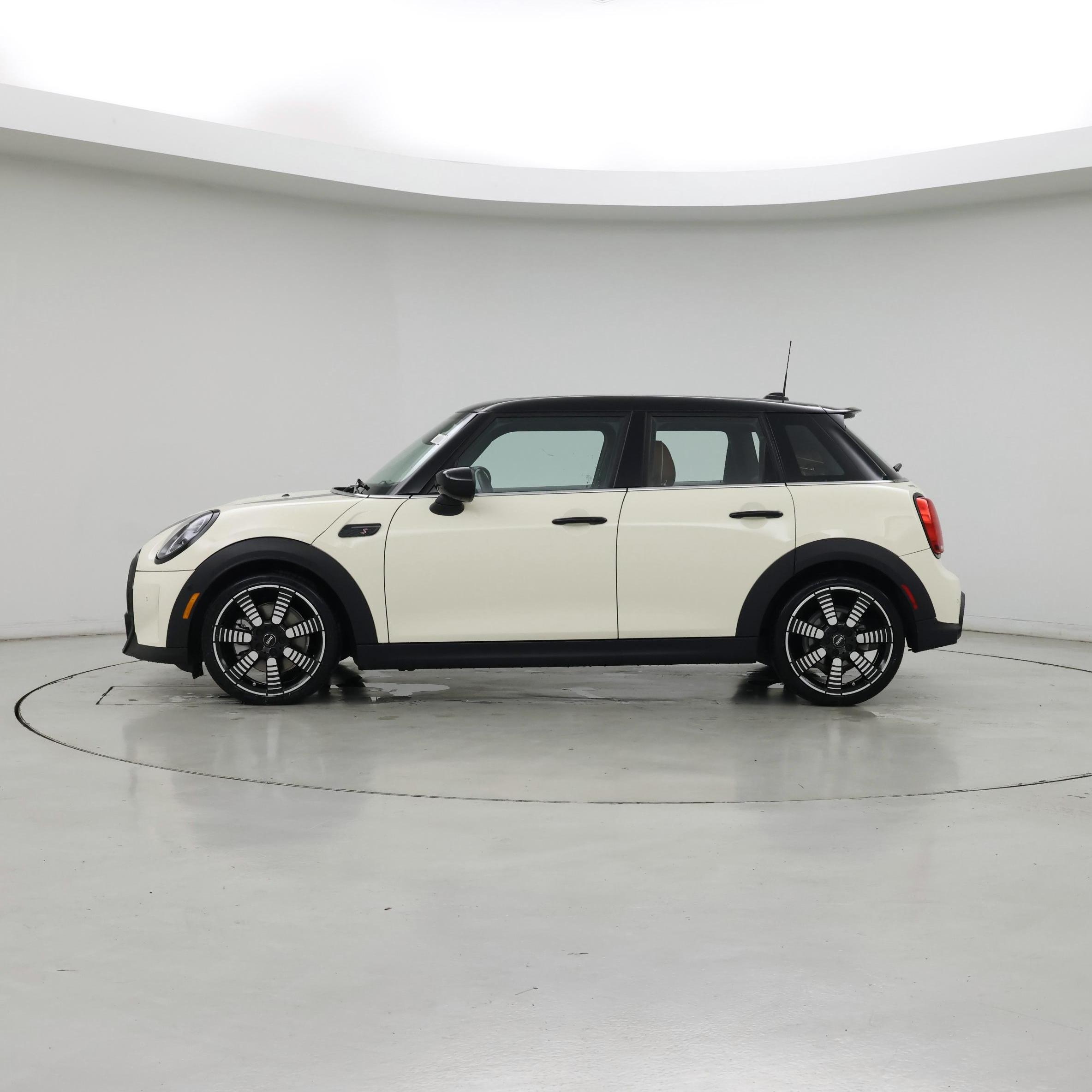 Thumbnail: 2023 MINI Cooper Hardtop - 3