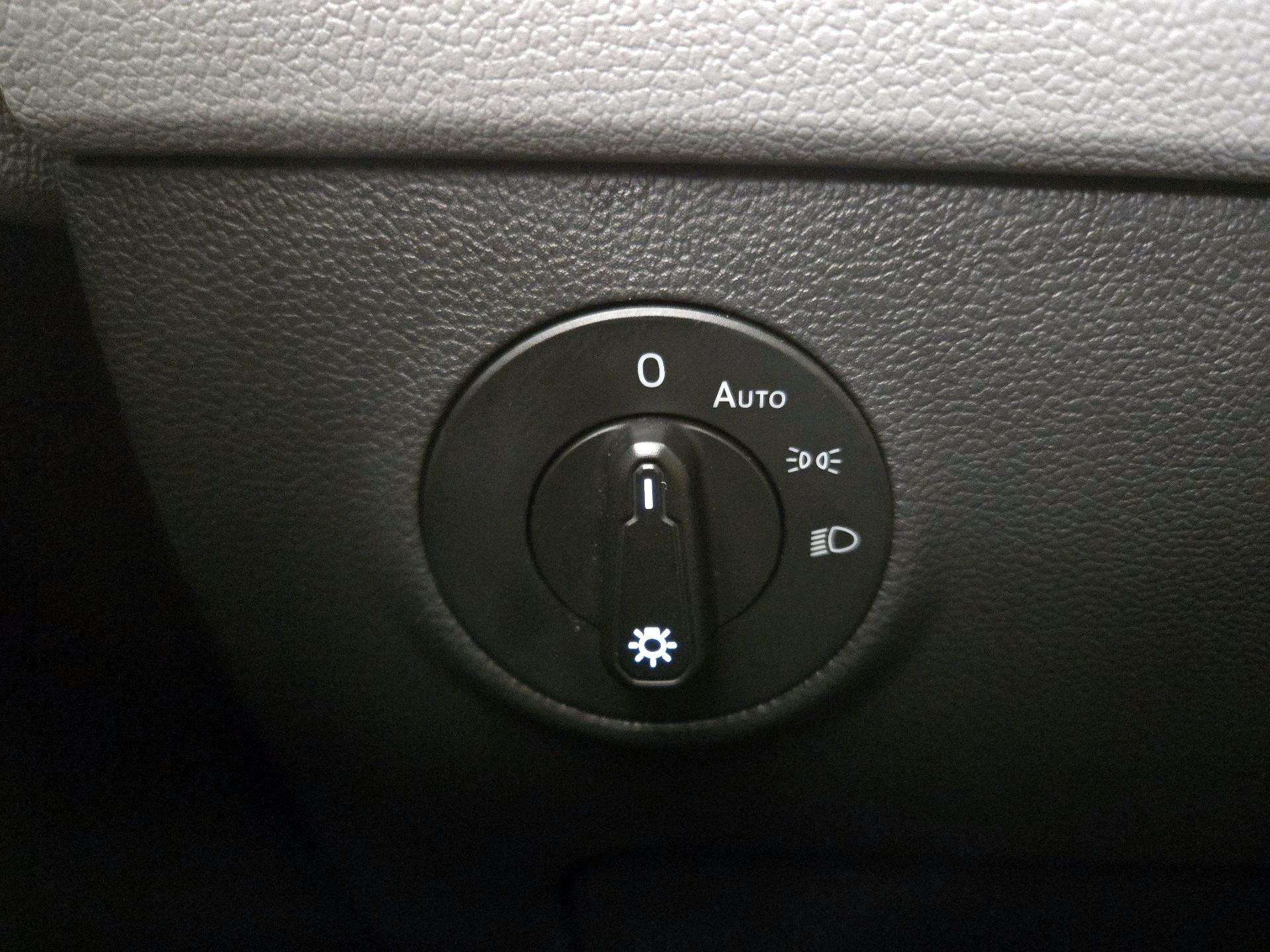 Thumbnail: 2022 Volkswagen Taos - 13