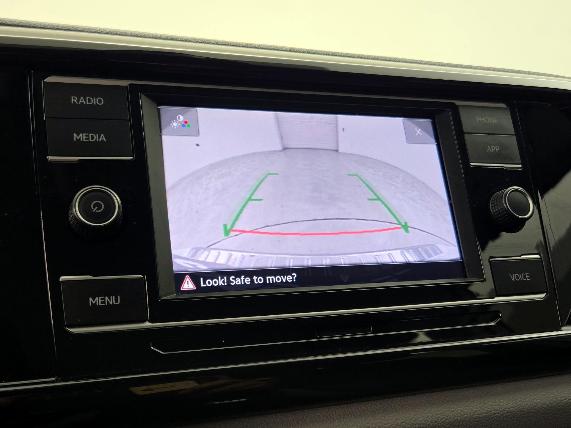 Thumbnail: 2022 Volkswagen Taos - 14