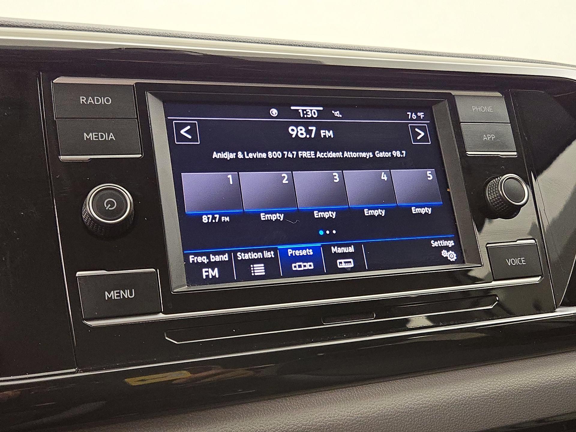 Thumbnail: 2022 Volkswagen Taos - 15