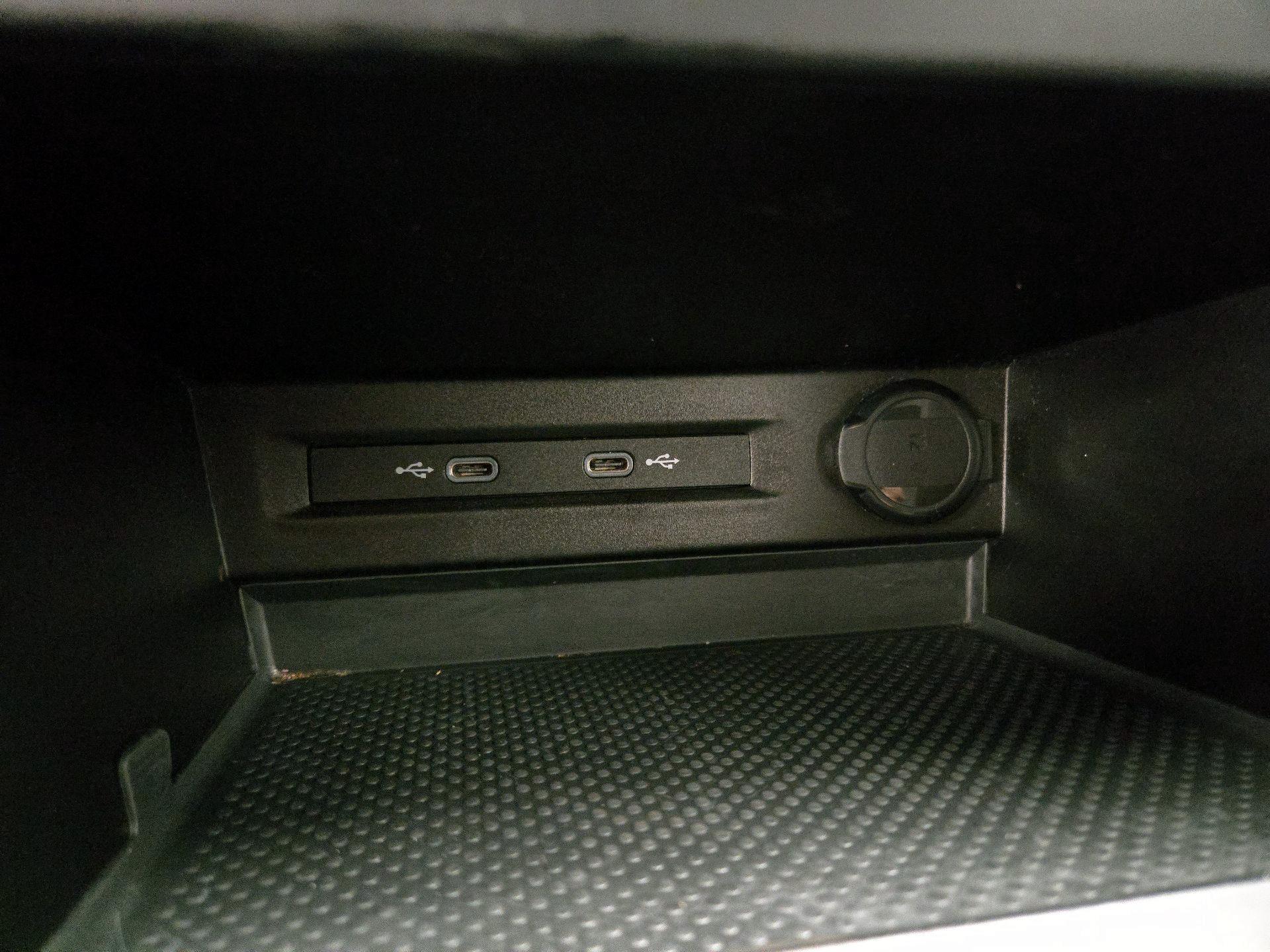 Thumbnail: 2022 Volkswagen Taos - 18