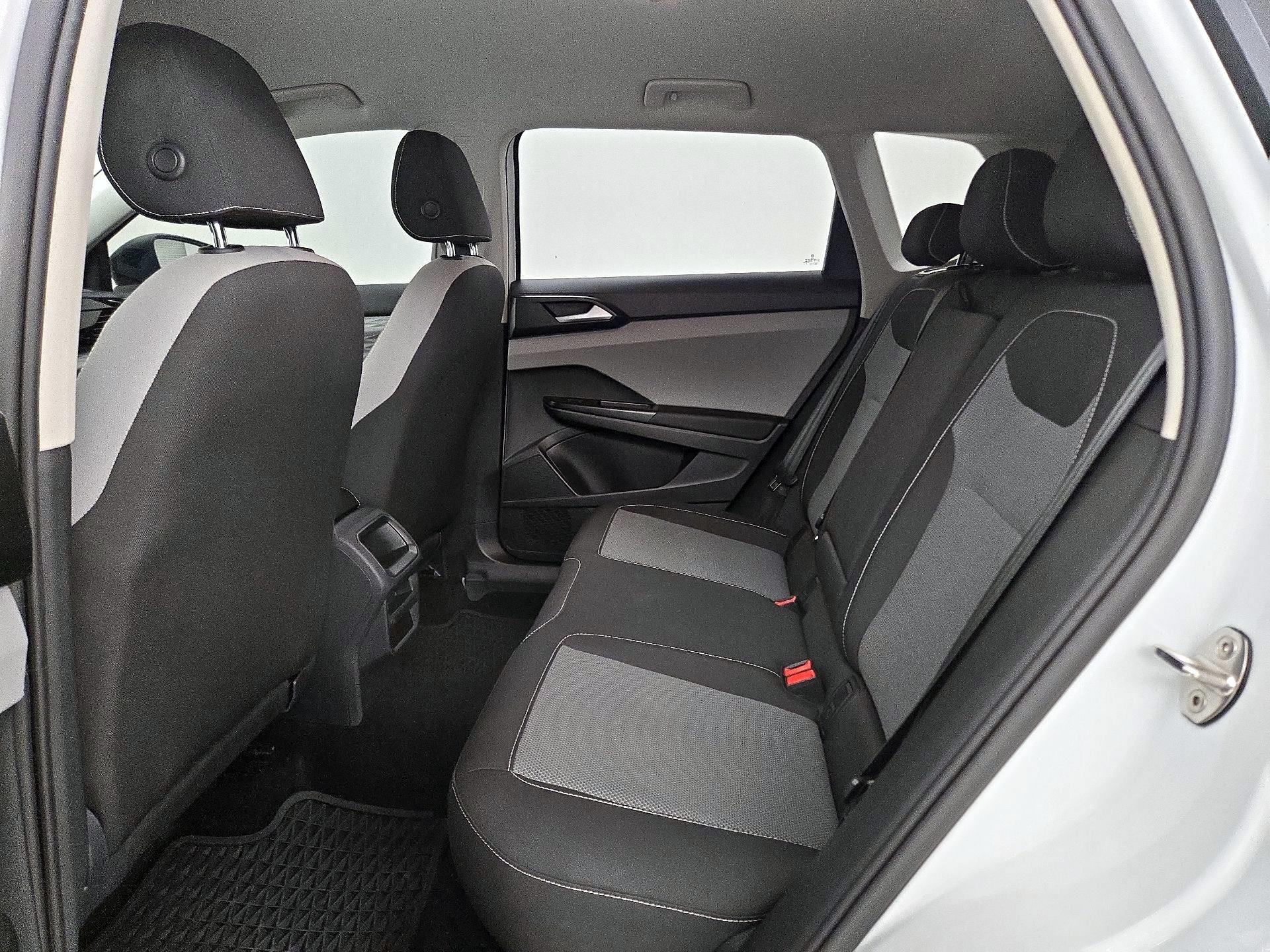 Thumbnail: 2022 Volkswagen Taos - 19