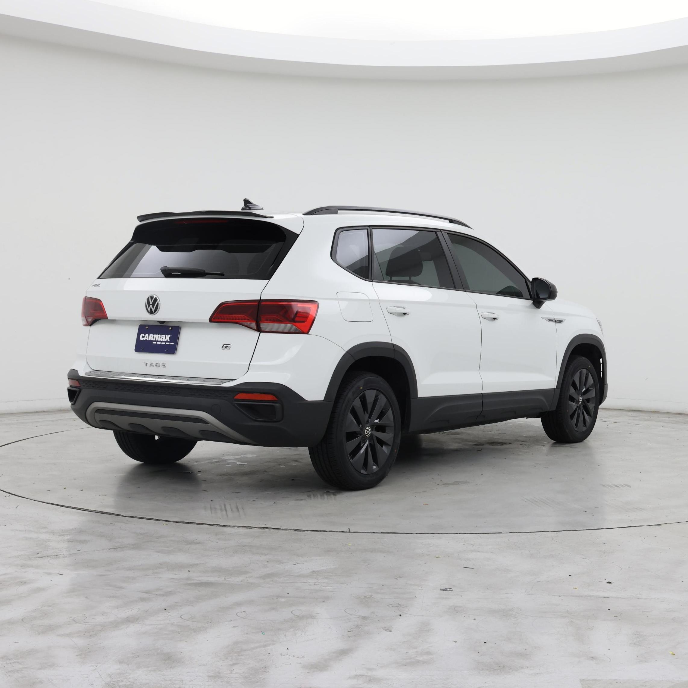 Thumbnail: 2022 Volkswagen Taos - 8