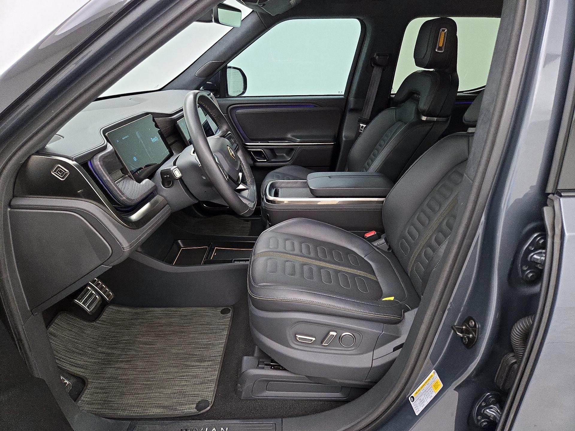 Thumbnail: 2023 Rivian R1T - 11