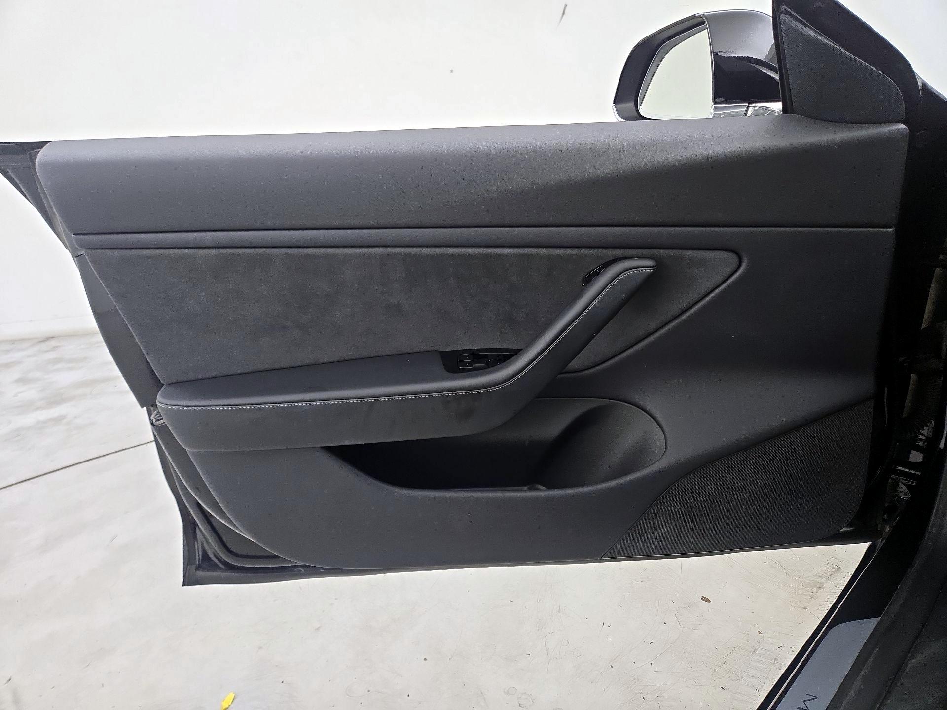 Thumbnail: 2019 Tesla Model 3 - 12