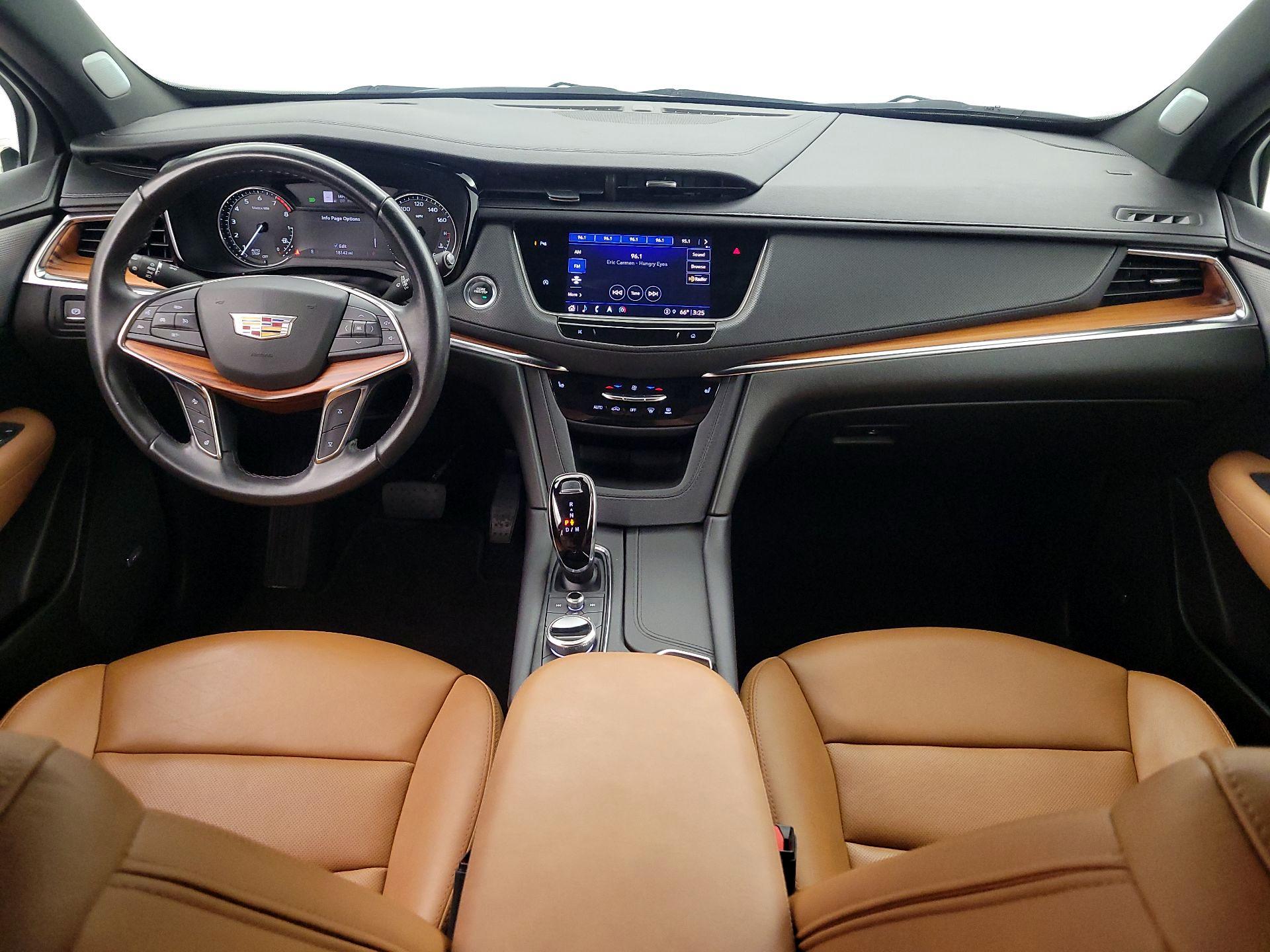 Thumbnail: 2022 Cadillac XT5 - 9