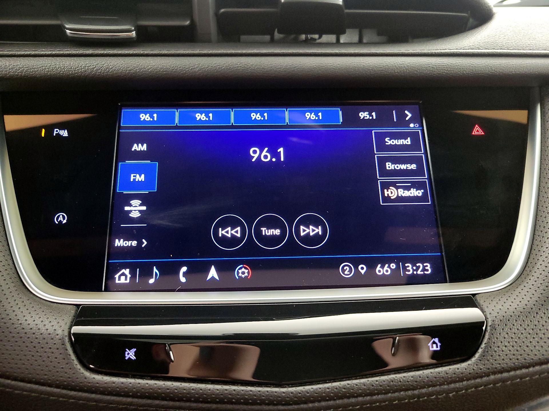 Thumbnail: 2022 Cadillac XT5 - 15