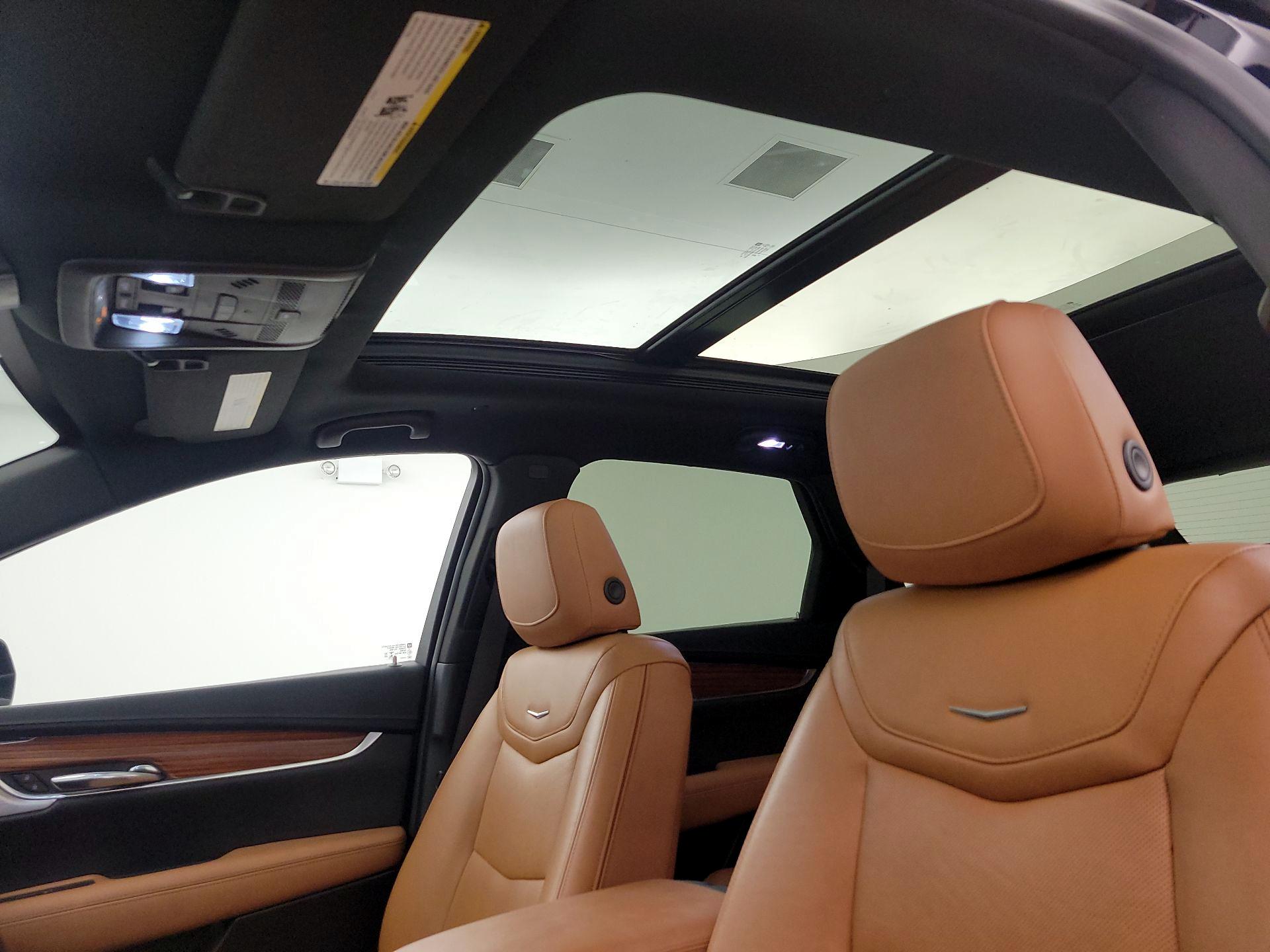 Thumbnail: 2022 Cadillac XT5 - 19