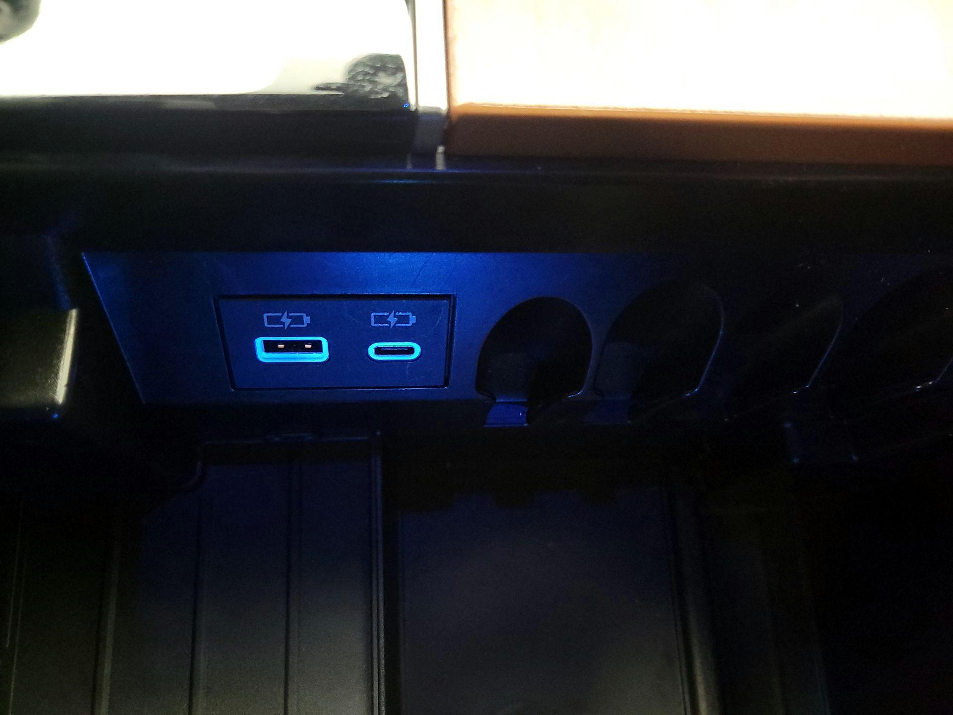 Thumbnail: 2023 Toyota Tundra - 18