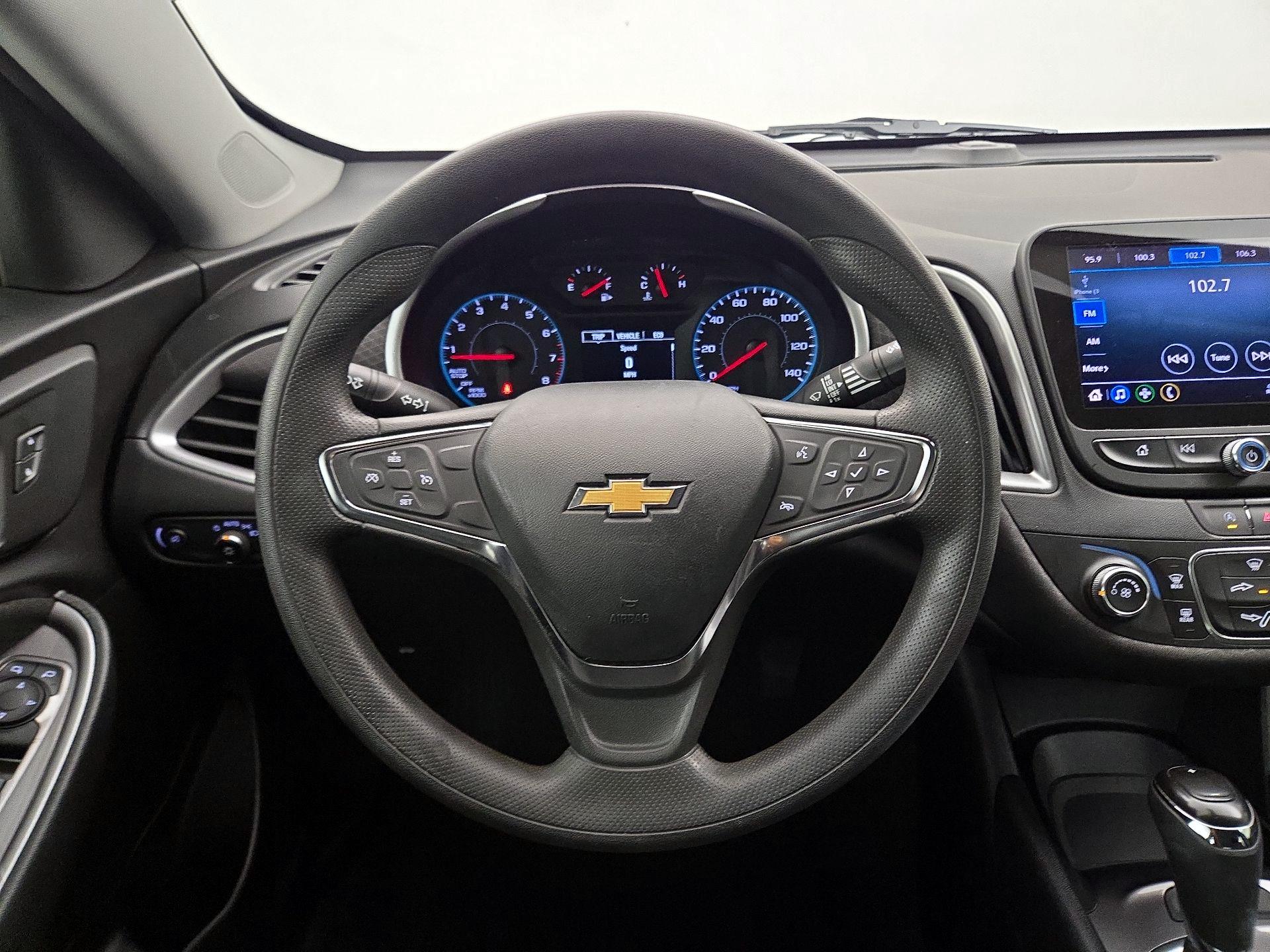 Thumbnail: 2020 Chevrolet Malibu - 10