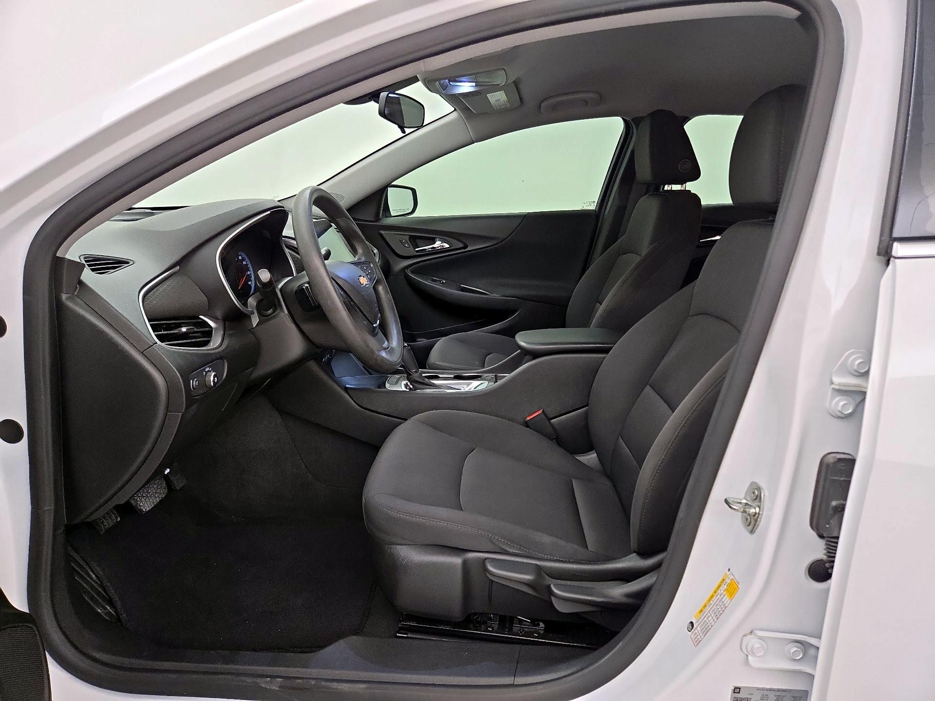 Thumbnail: 2020 Chevrolet Malibu - 11