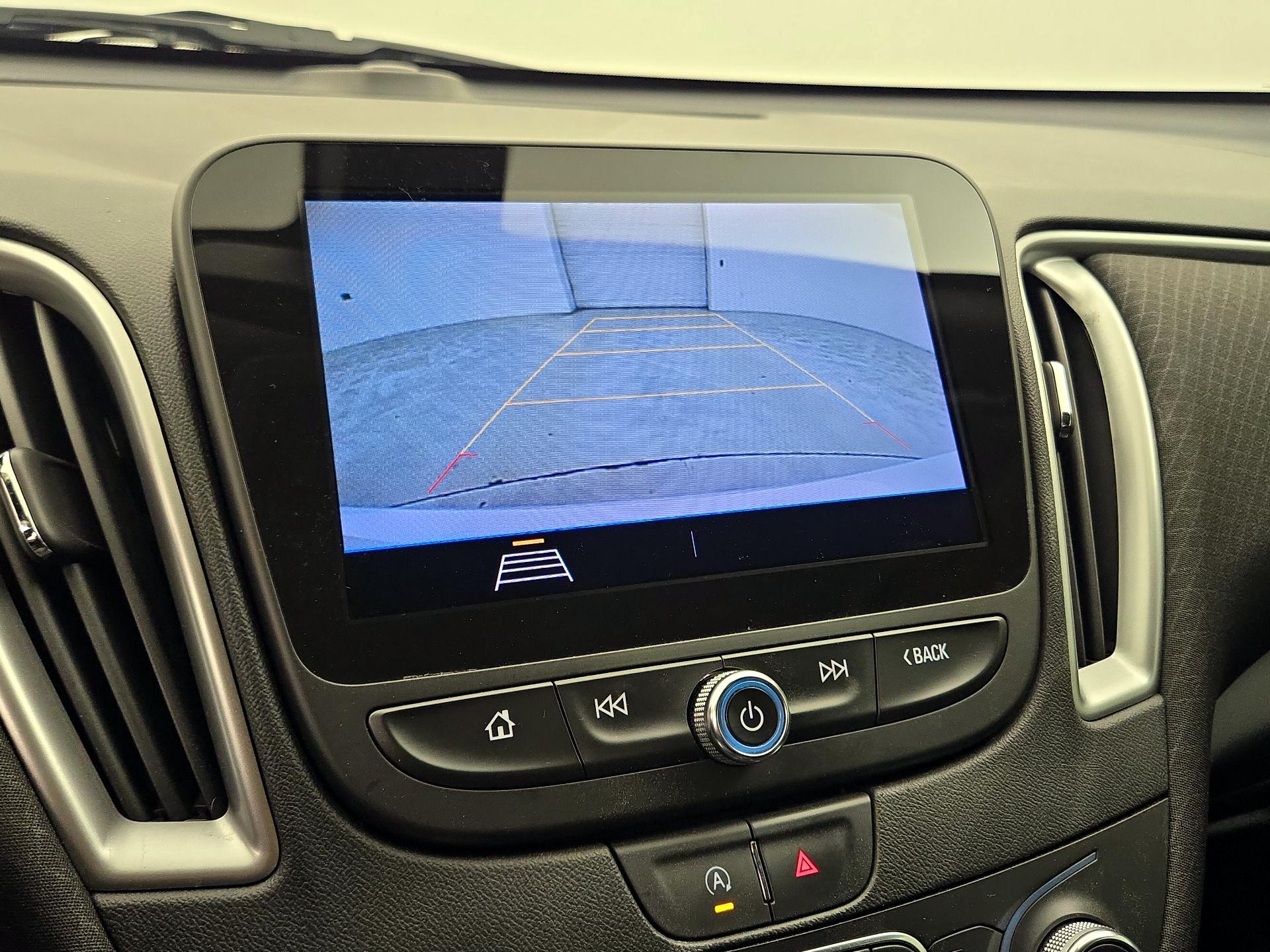 Thumbnail: 2020 Chevrolet Malibu - 14