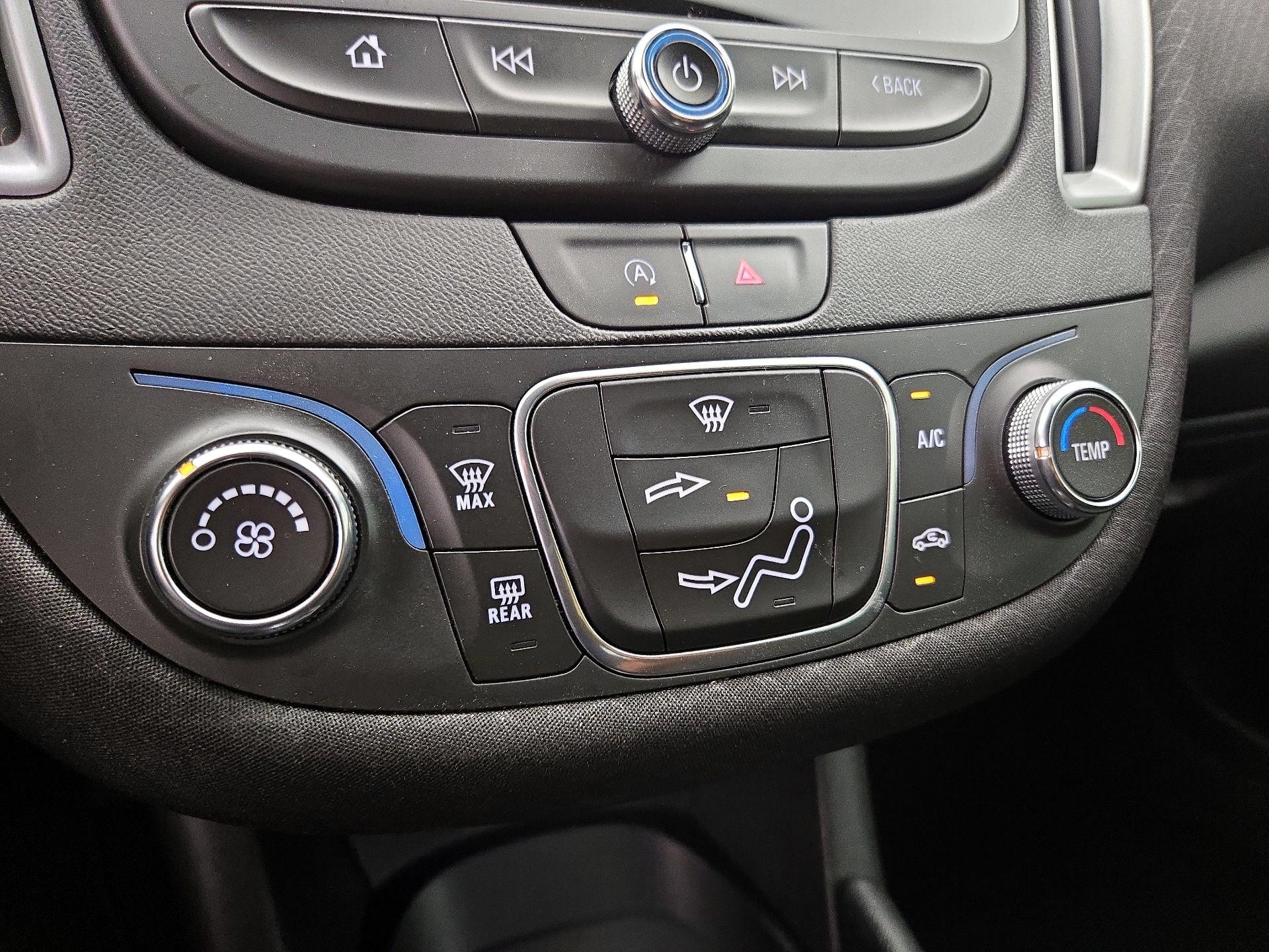 Thumbnail: 2020 Chevrolet Malibu - 16