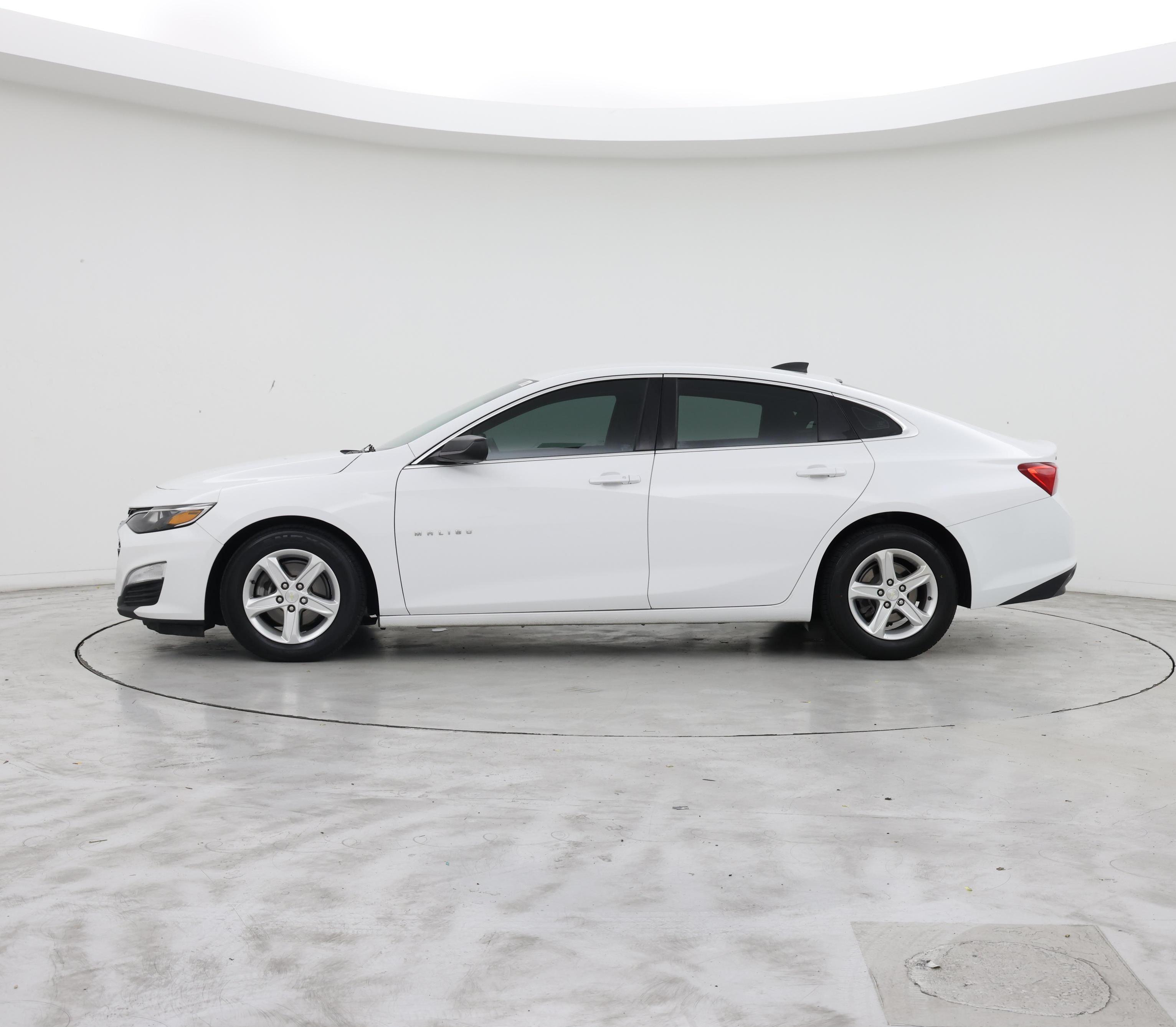 Thumbnail: 2020 Chevrolet Malibu - 3