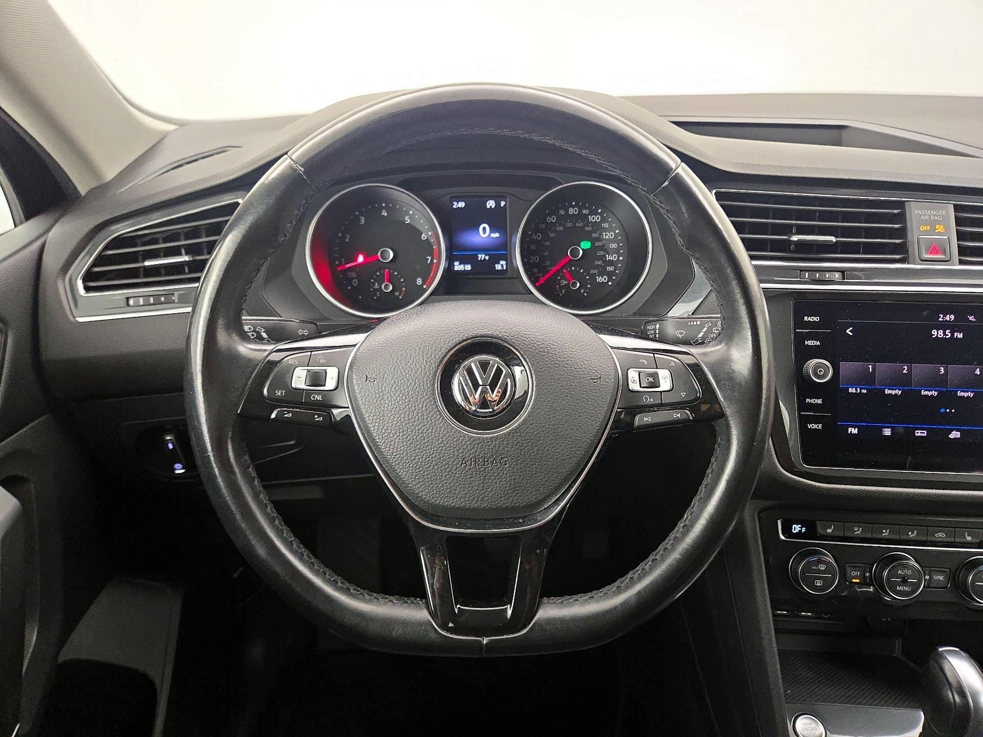 Thumbnail: 2018 Volkswagen Tiguan - 10