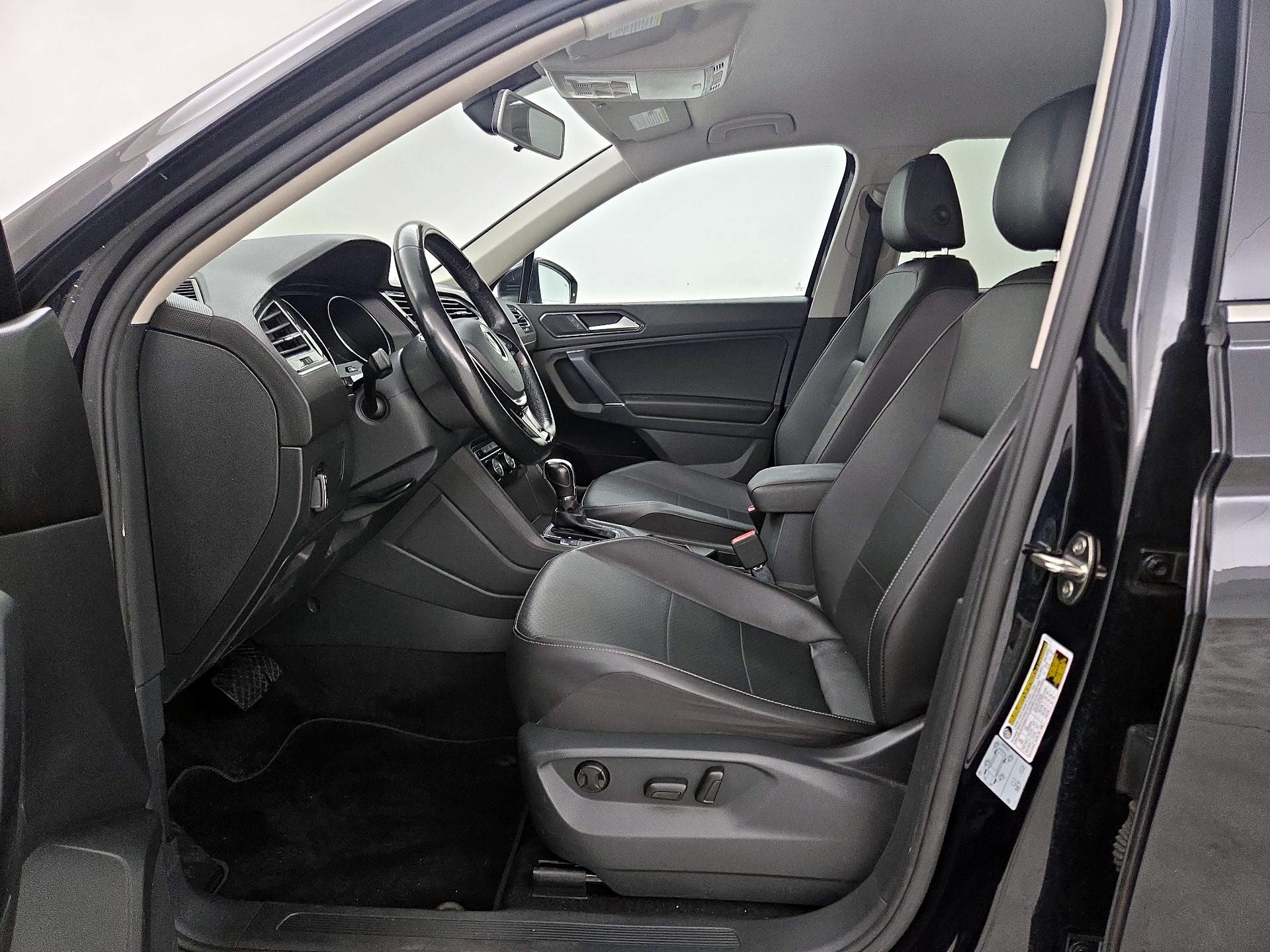 Thumbnail: 2018 Volkswagen Tiguan - 11