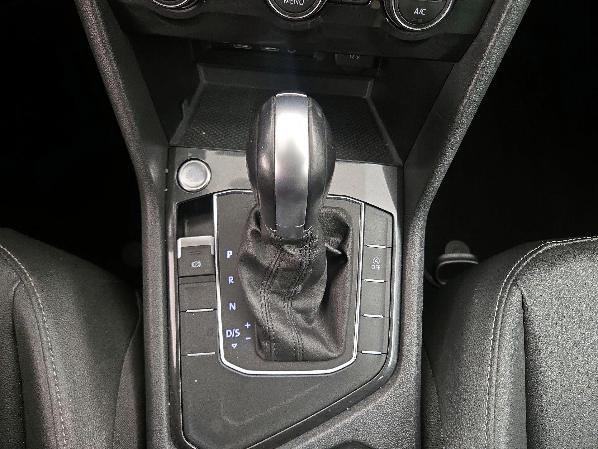 Thumbnail: 2018 Volkswagen Tiguan - 17