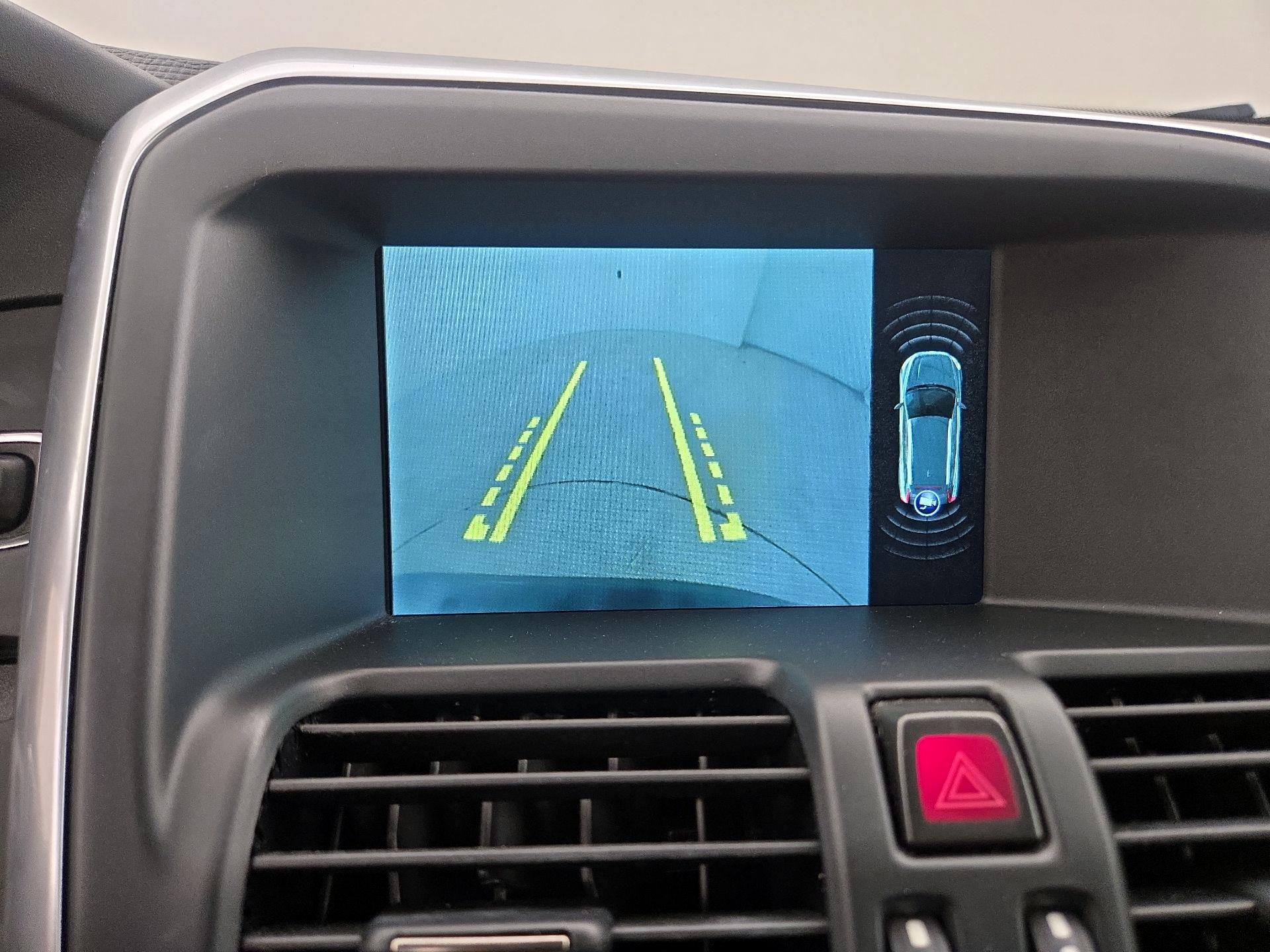 Thumbnail: 2015 Volvo XC60 - 14