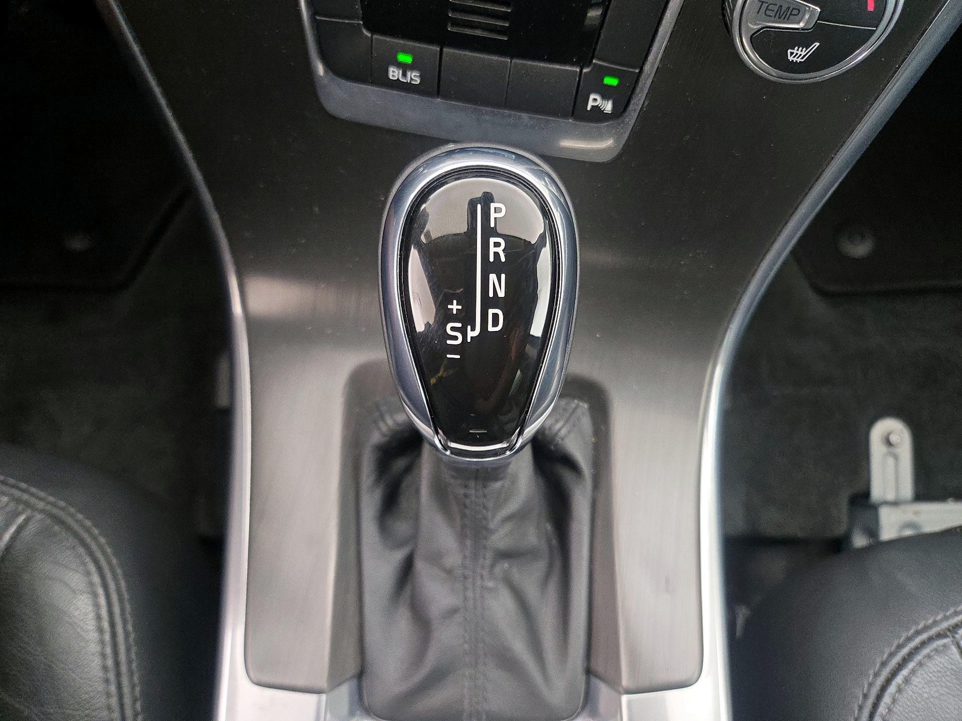 Thumbnail: 2015 Volvo XC60 - 17