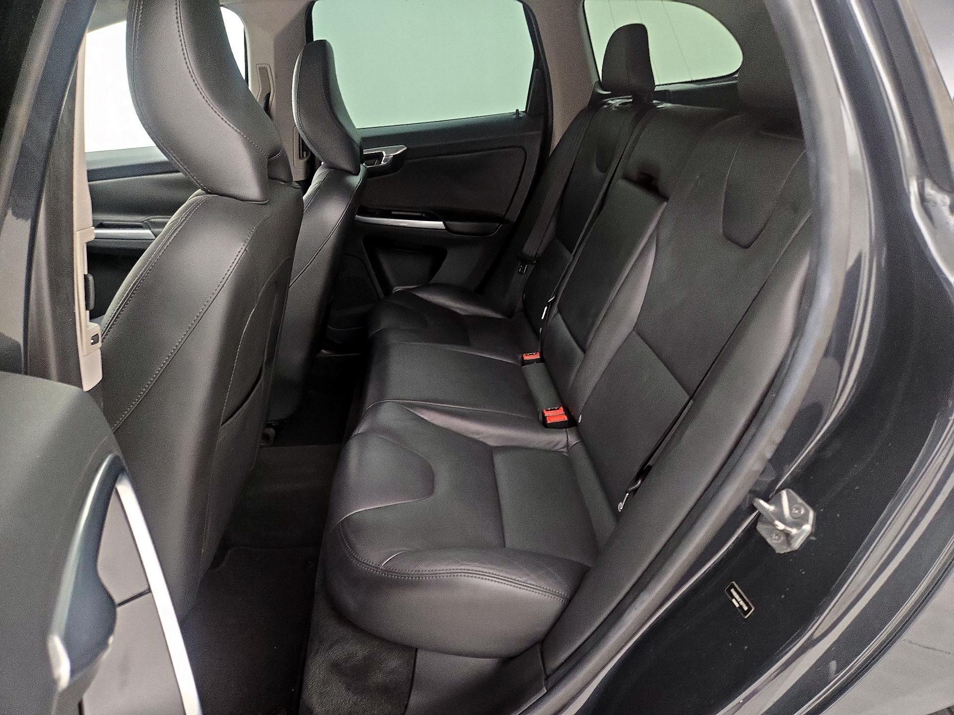 Thumbnail: 2015 Volvo XC60 - 20