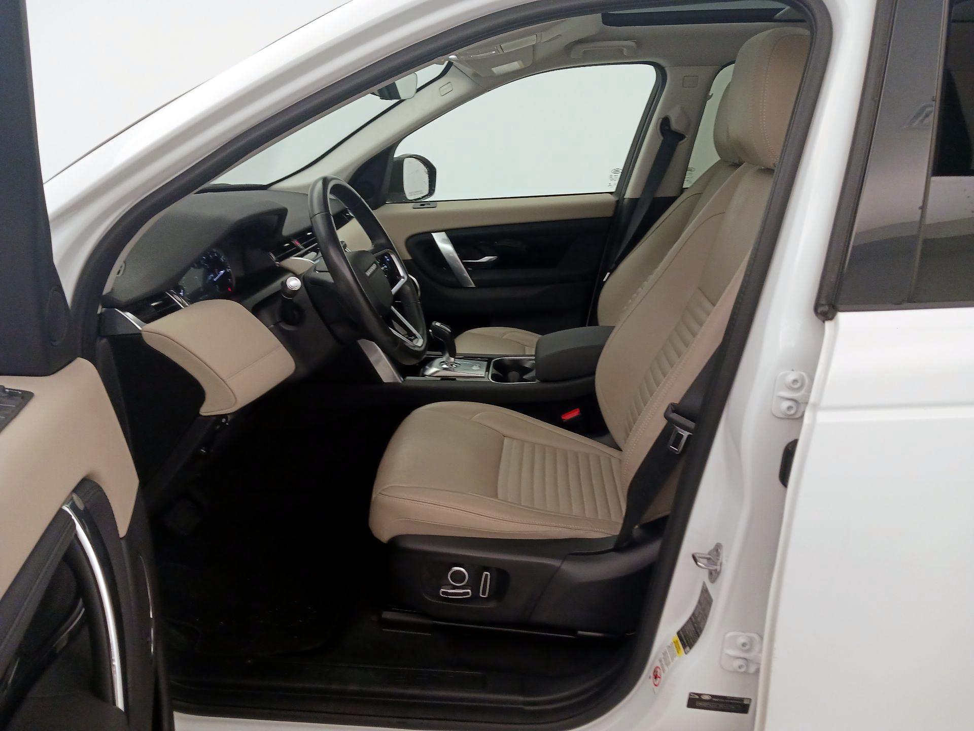 Thumbnail: 2022 Land Rover Discovery Sport - 11