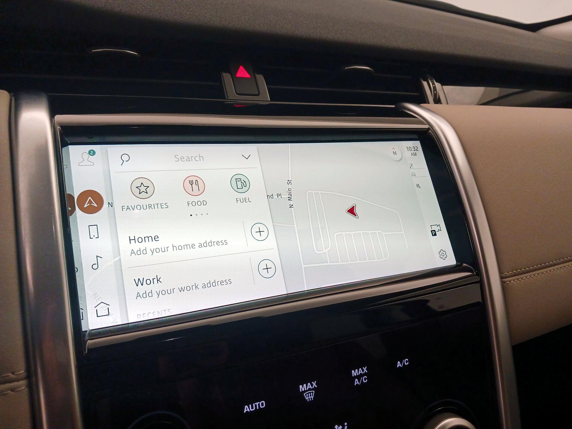 Thumbnail: 2022 Land Rover Discovery Sport - 14