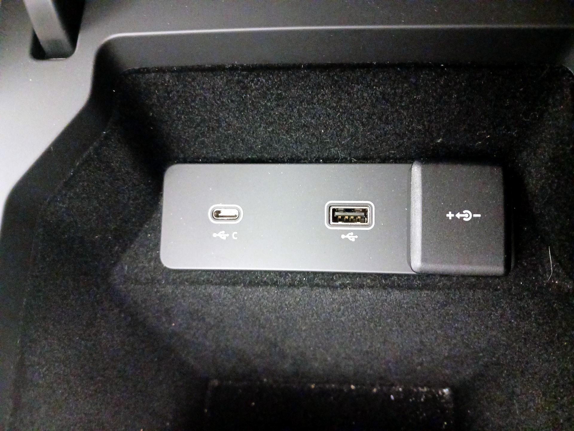 Thumbnail: 2022 Land Rover Discovery Sport - 19