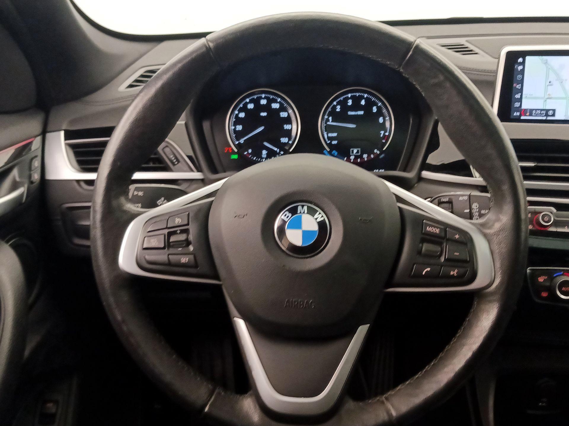 Thumbnail: 2022 BMW X1 - 10