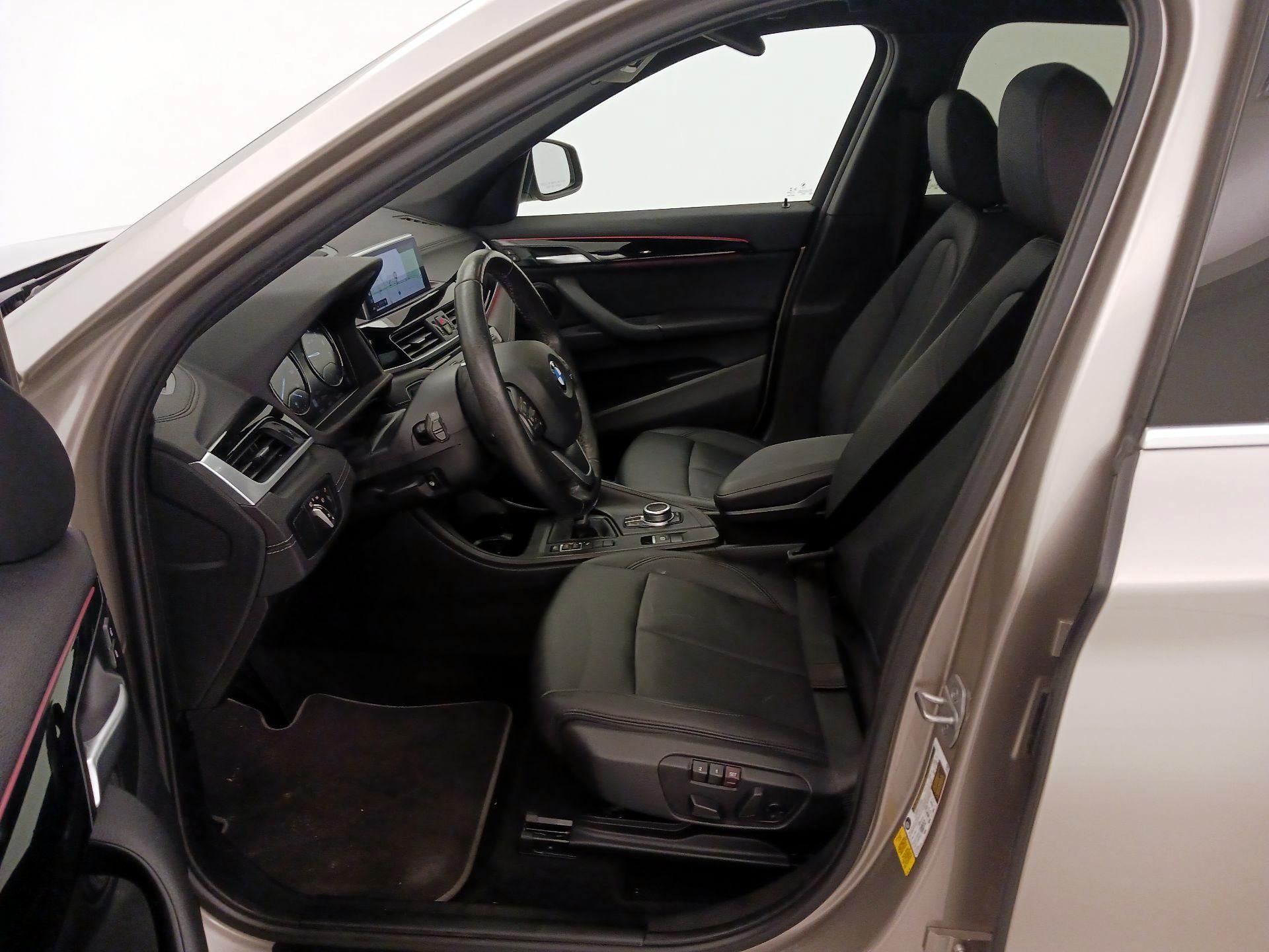 Thumbnail: 2022 BMW X1 - 11