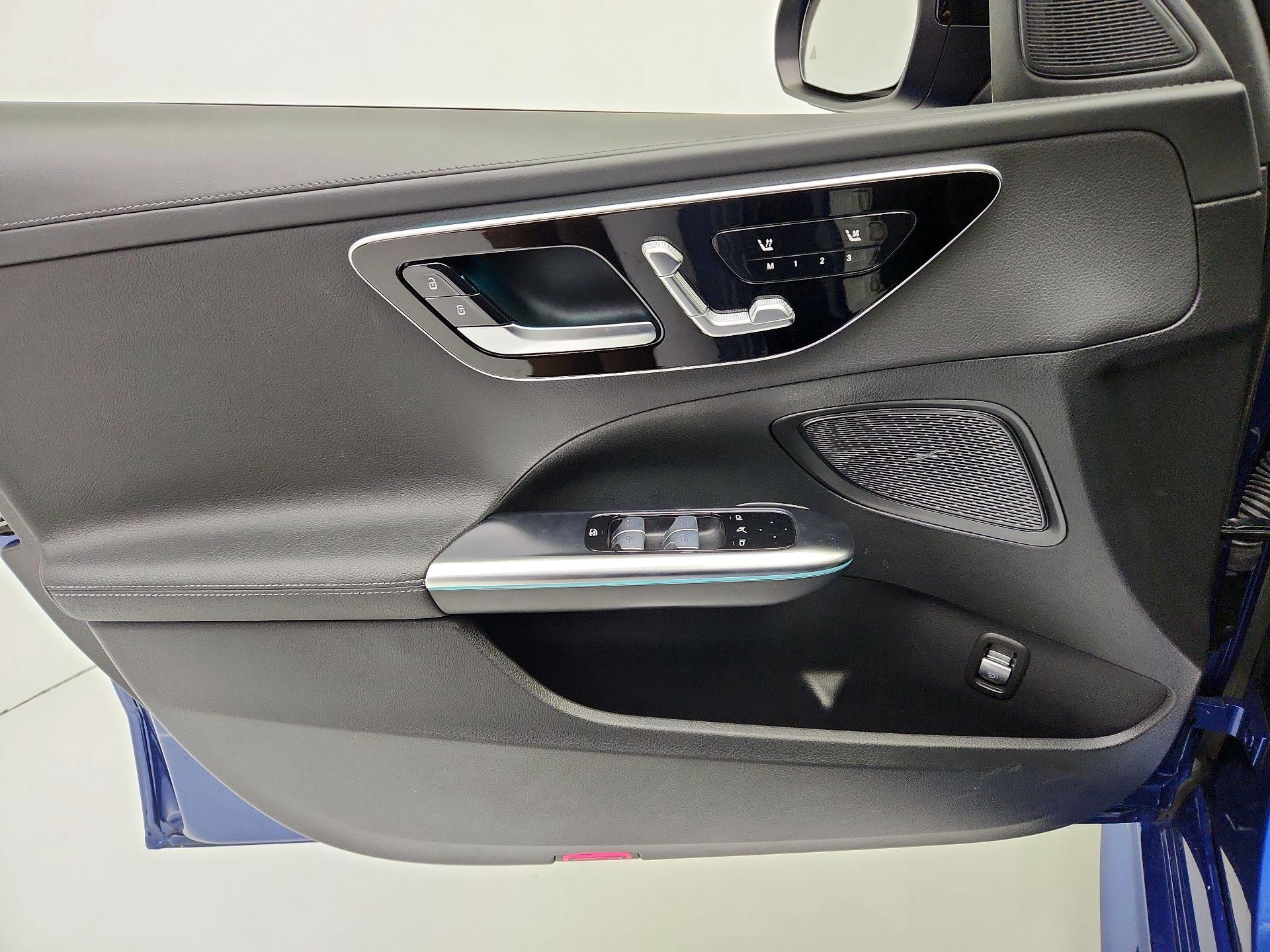 Thumbnail: 2023 Mercedes-Benz C-Class - 12