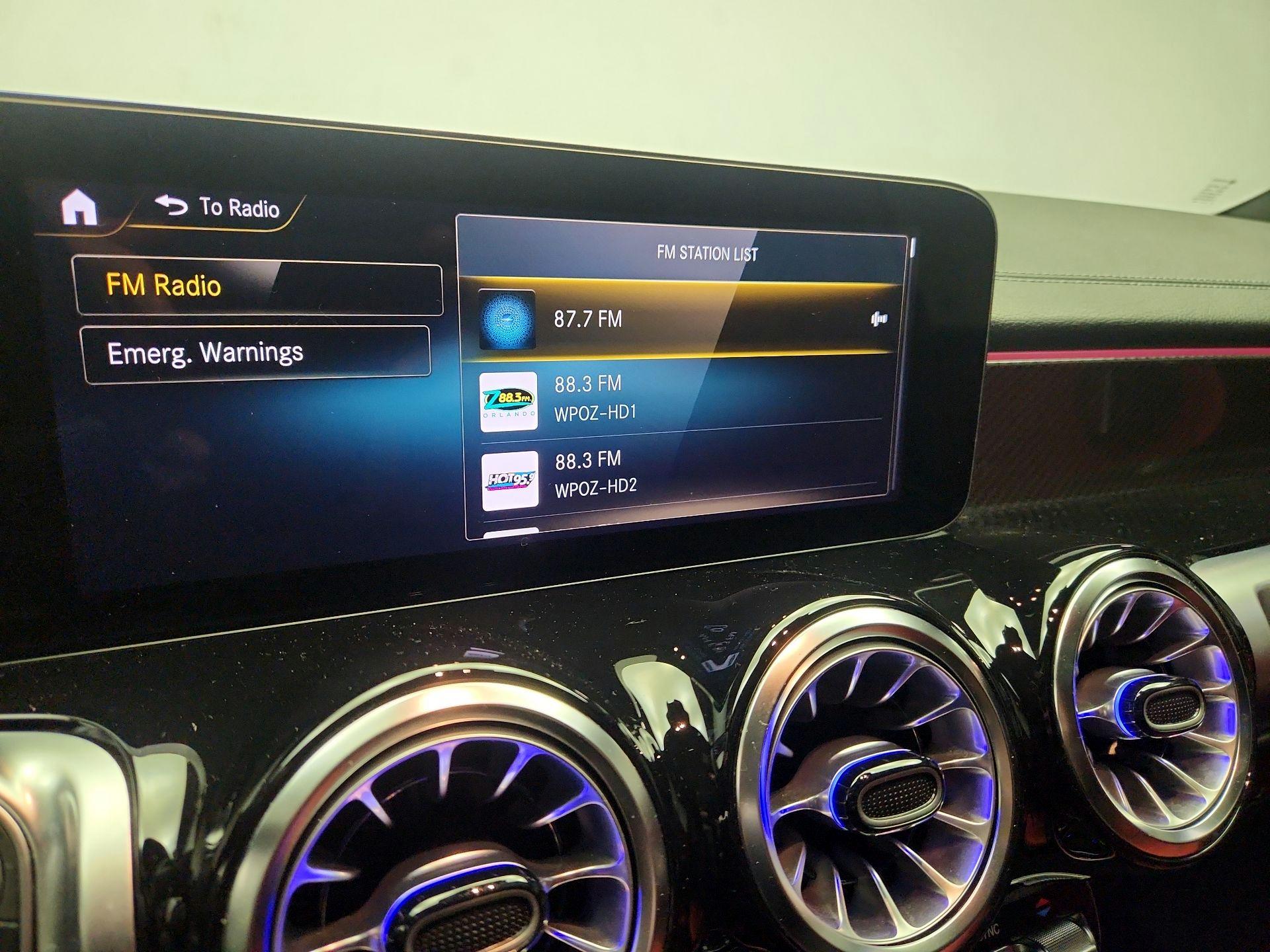 Thumbnail: 2022 Mercedes-Benz GLB - 16