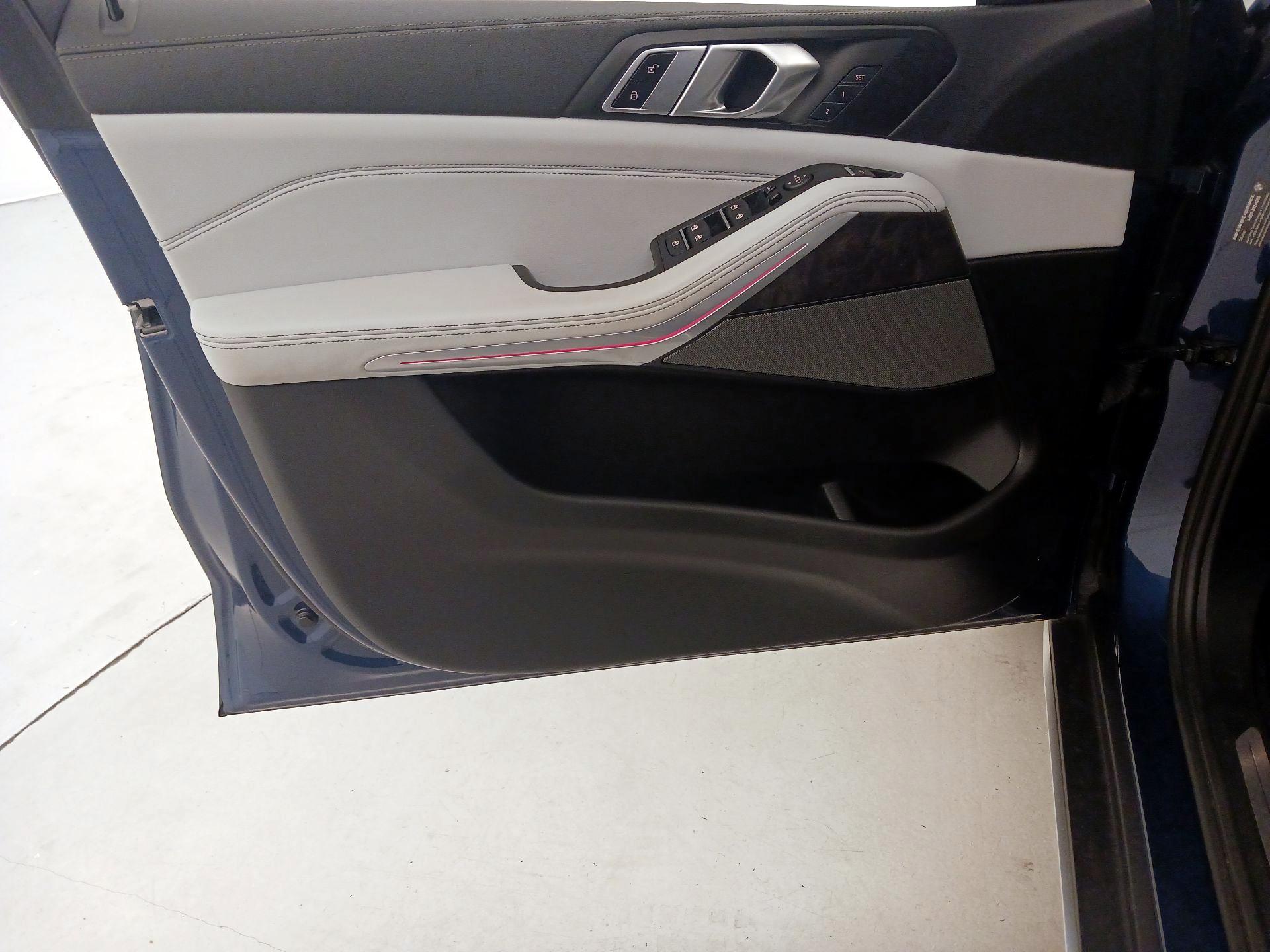 Thumbnail: 2023 BMW X5 - 12