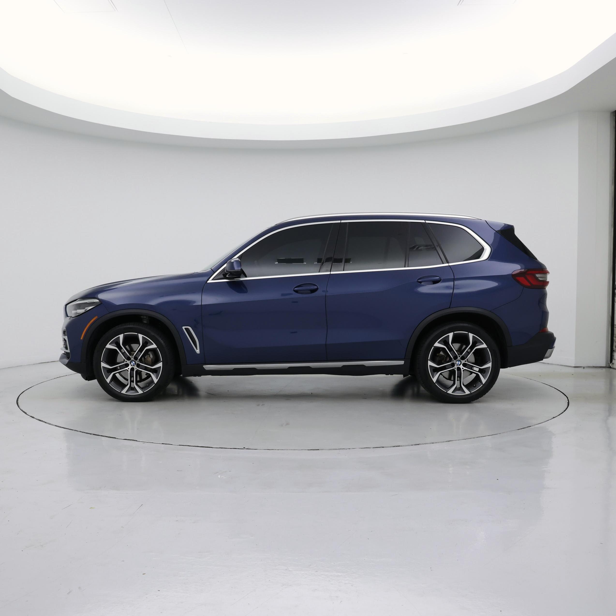 Thumbnail: 2023 BMW X5 - 3