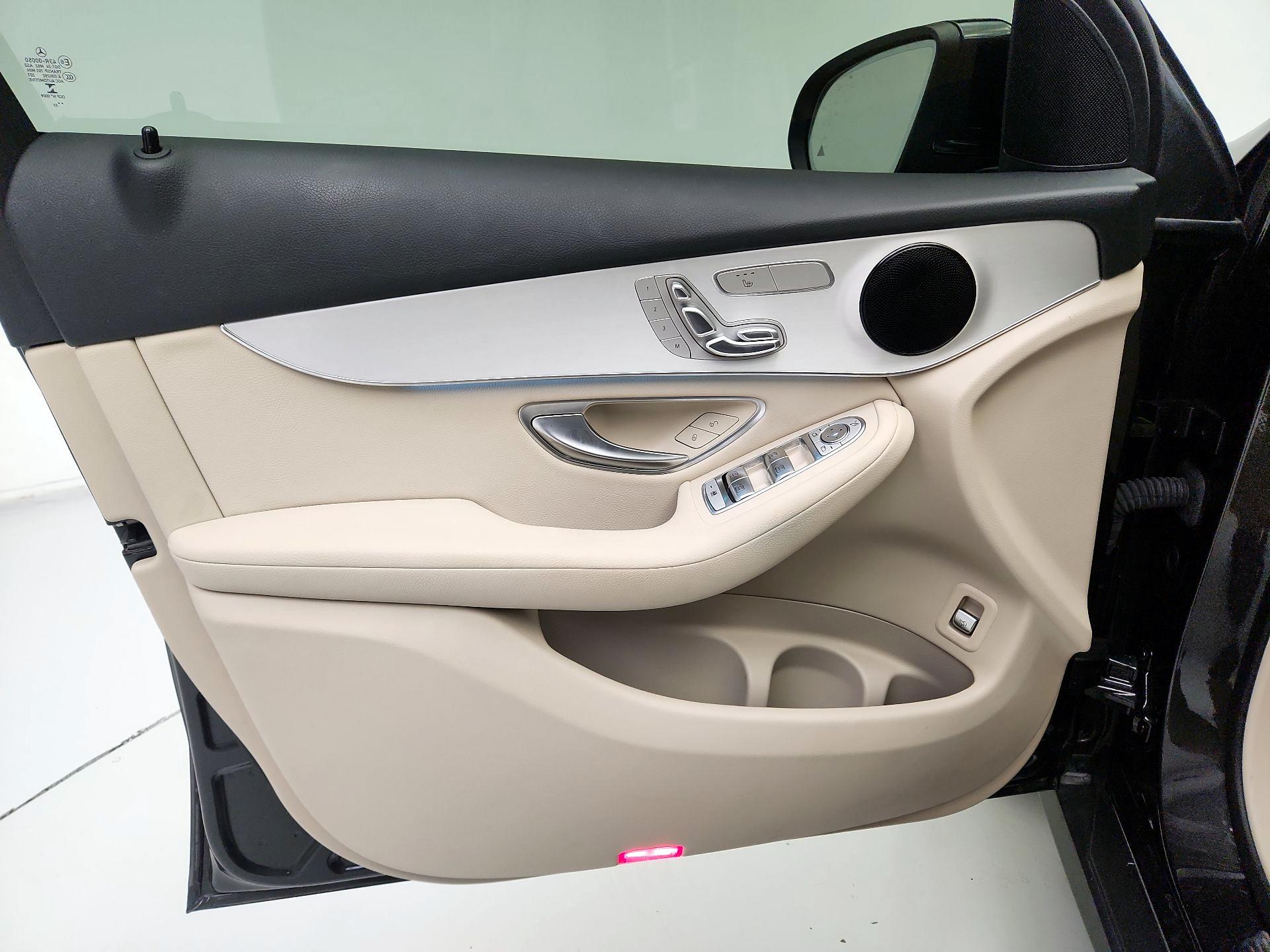 Thumbnail: 2022 Mercedes-Benz GLC - 12