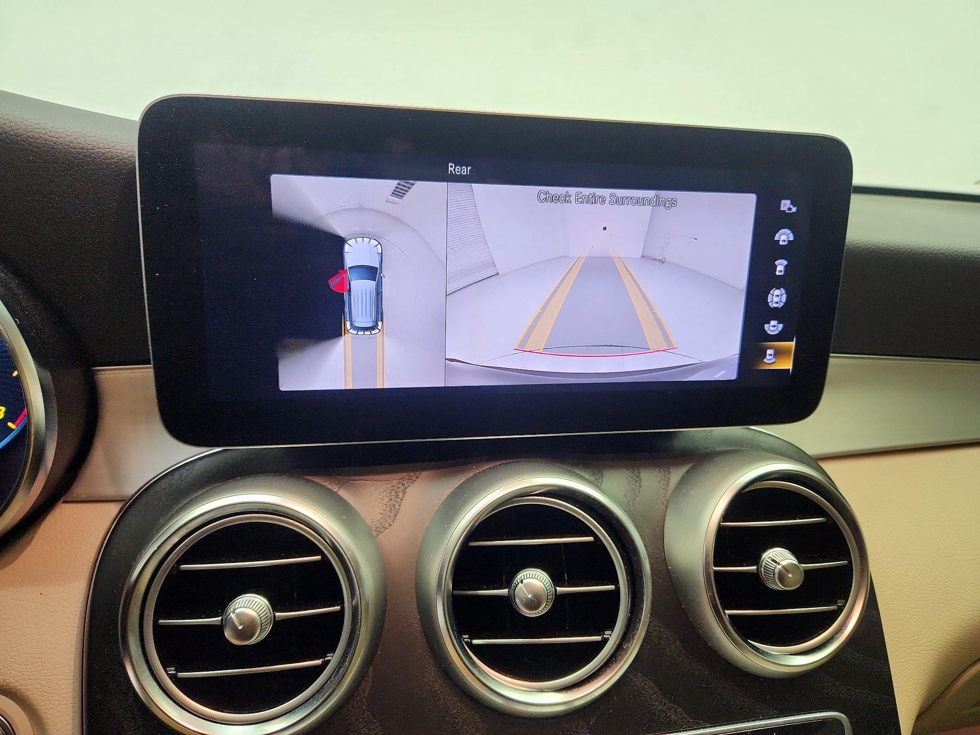 Thumbnail: 2022 Mercedes-Benz GLC - 14