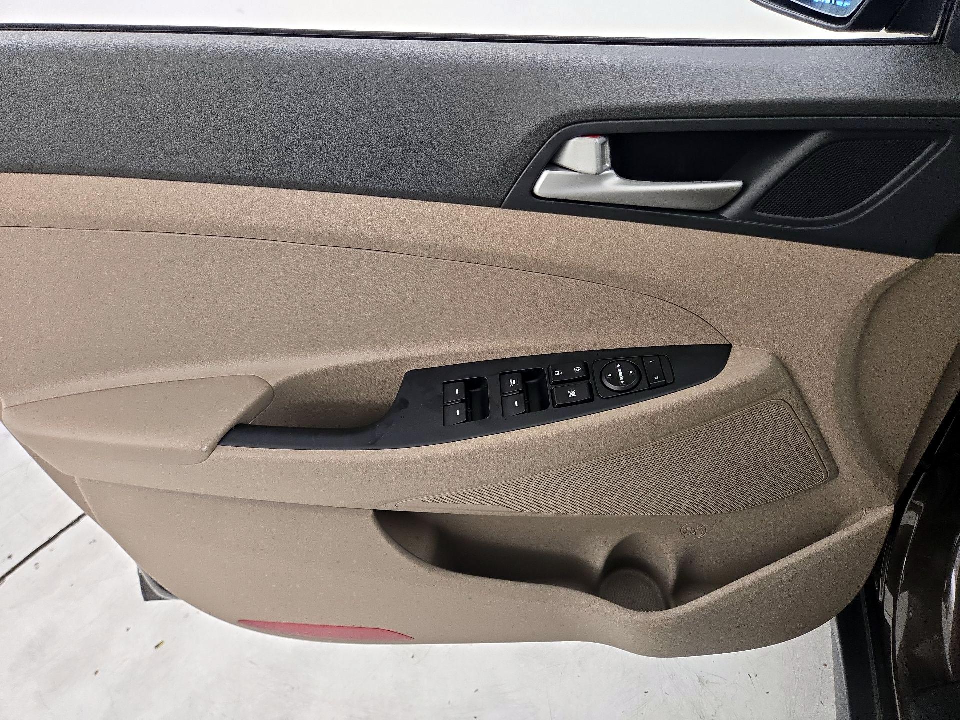 Thumbnail: 2020 Hyundai Tucson - 12