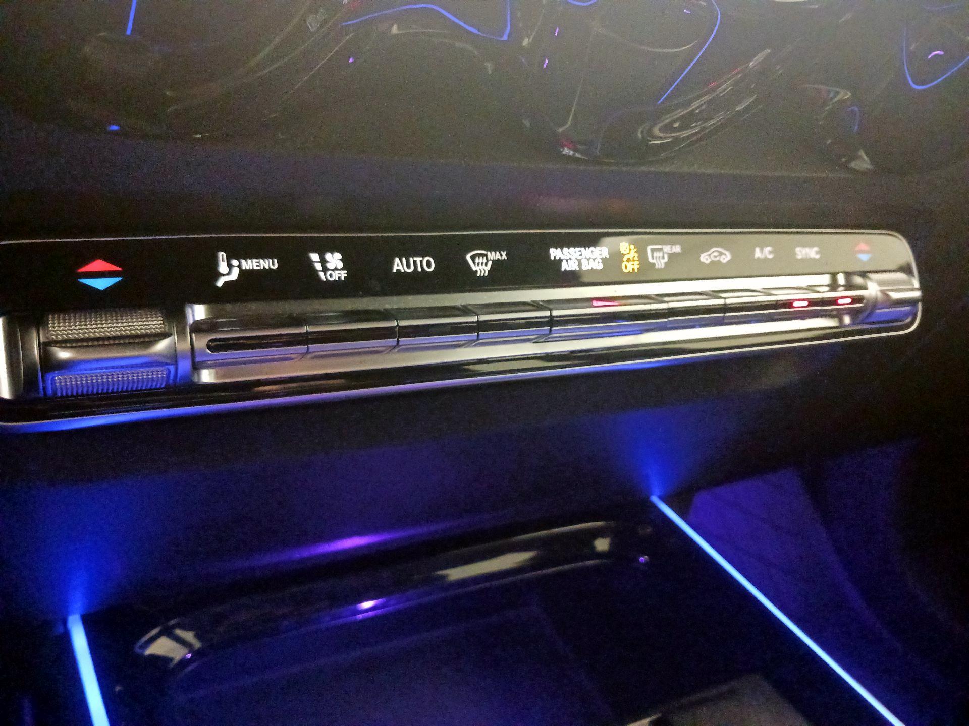 Thumbnail: 2021 Mercedes-Benz GLB - 16